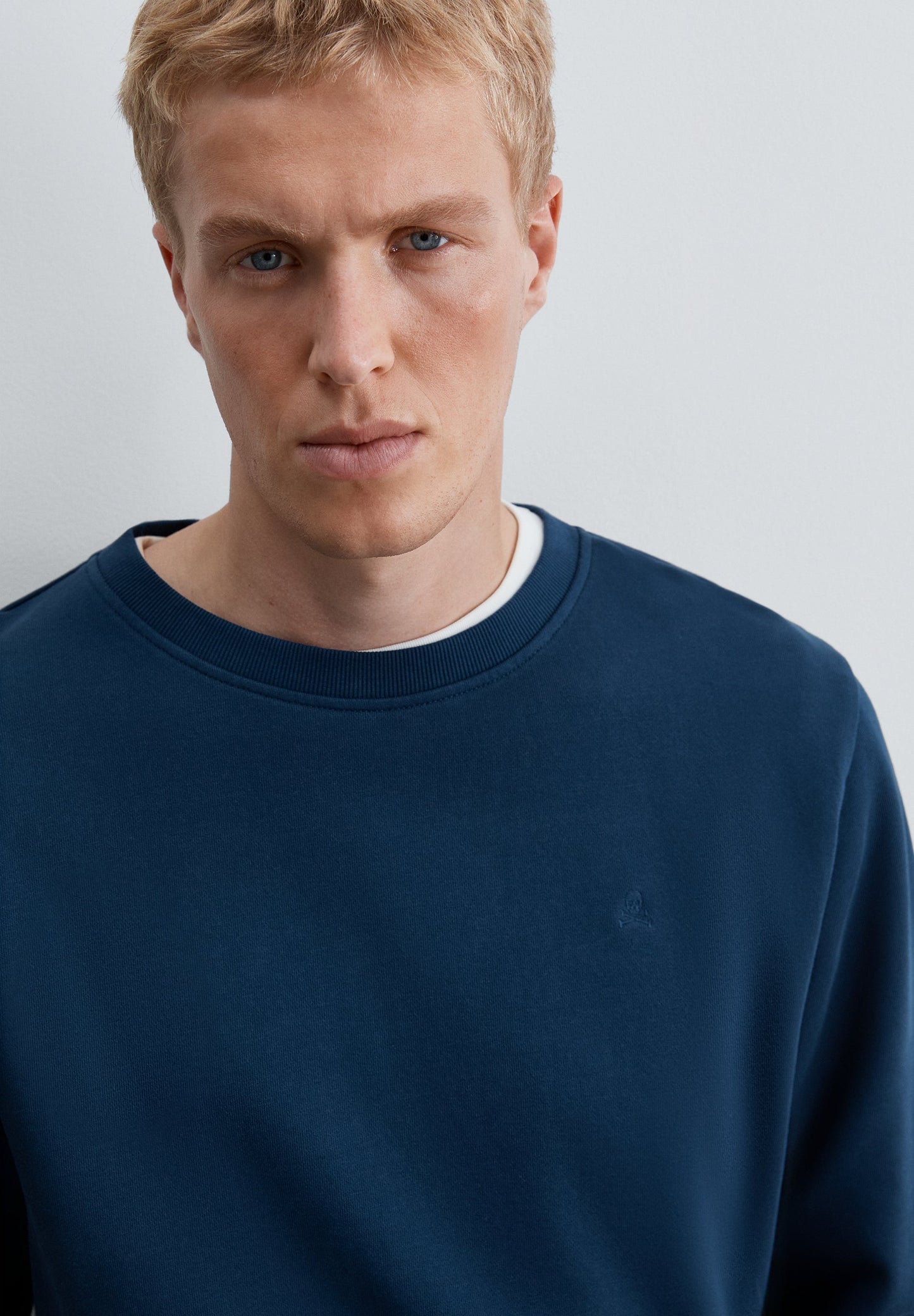 SWEATSHIRT WITH RAISED LOGO