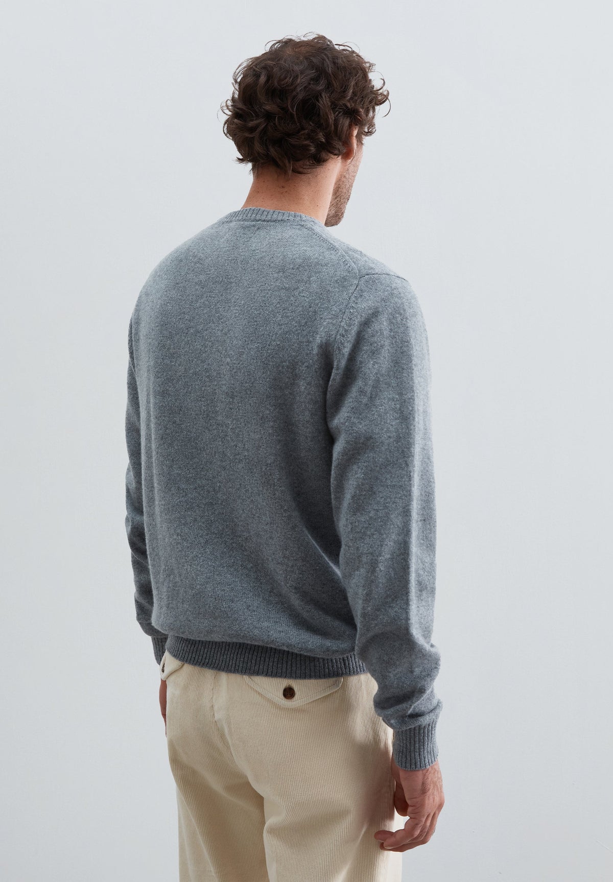 ROUND NECK WOOL SWEATER