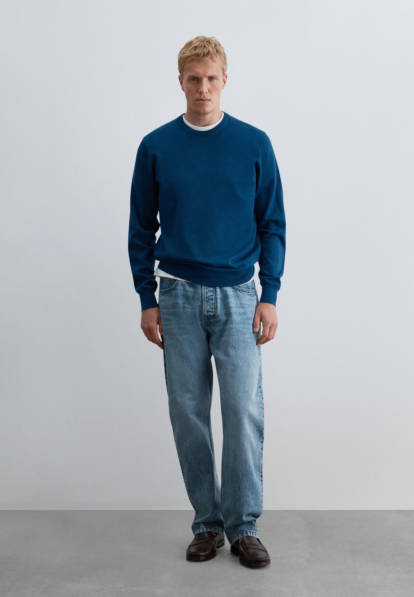 KNIT ROUND NECK SWEATER
