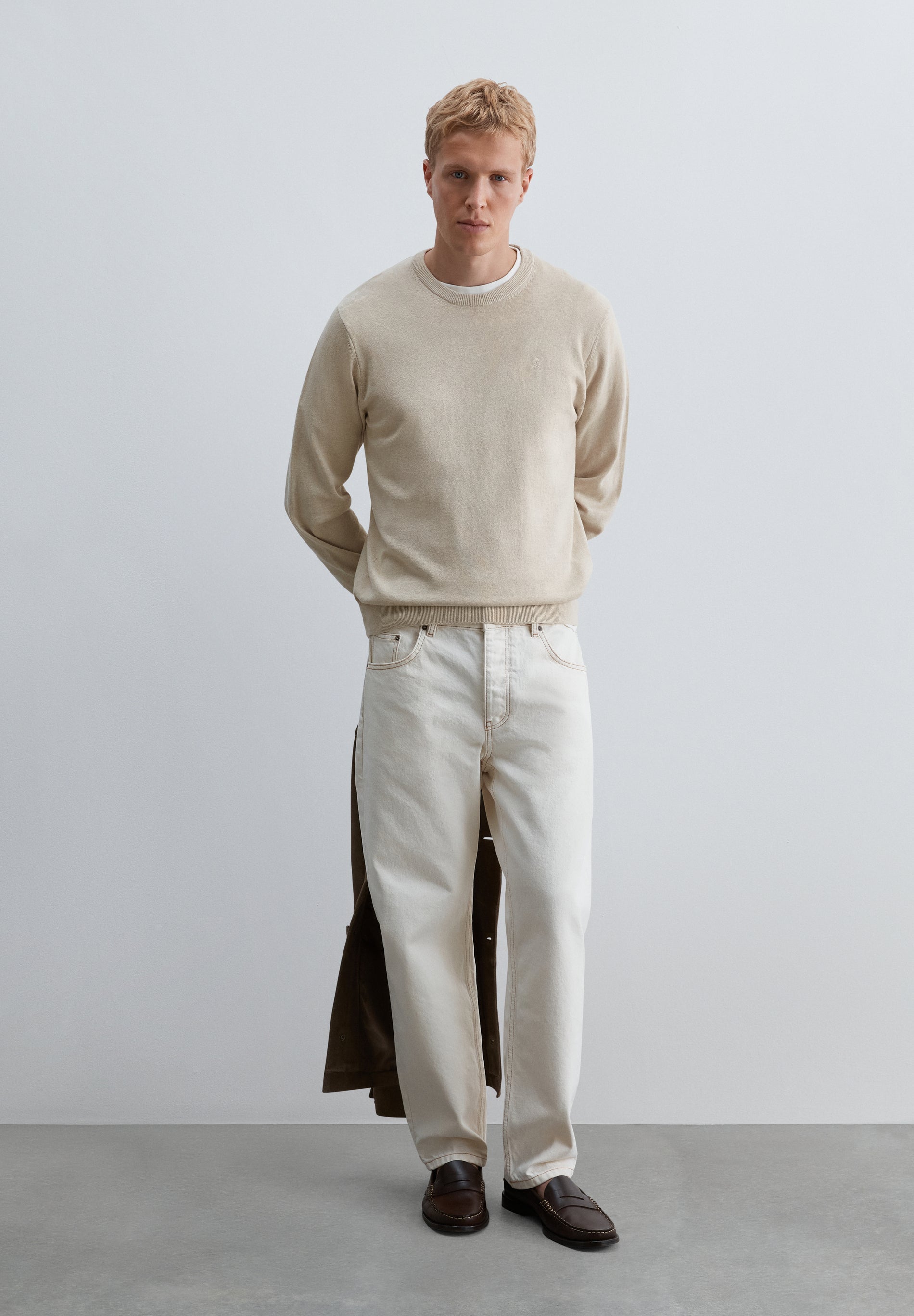 KNIT ROUND NECK SWEATER