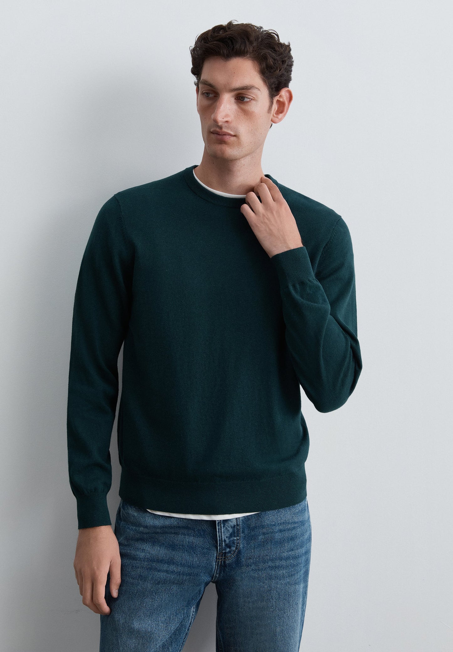 KNIT ROUND NECK SWEATER