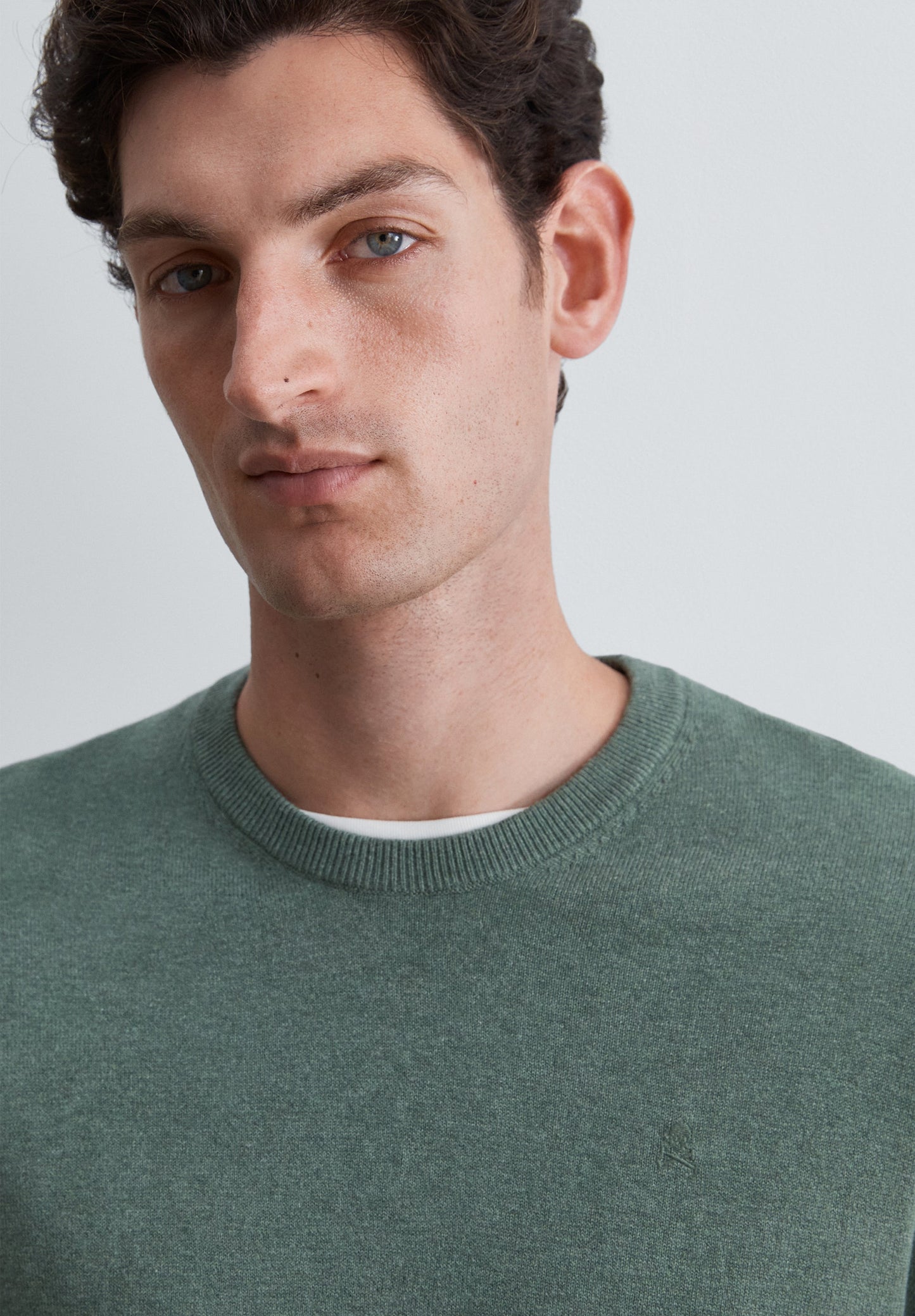 KNIT ROUND NECK SWEATER