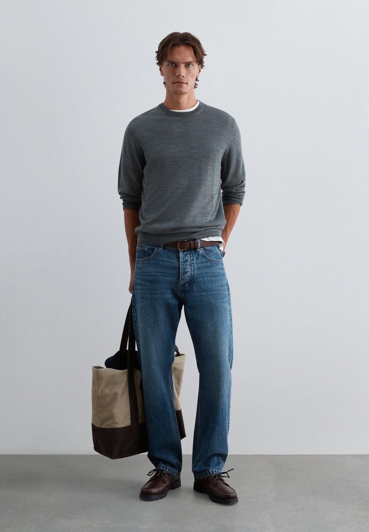 ROUND NECK WOOL SWEATER