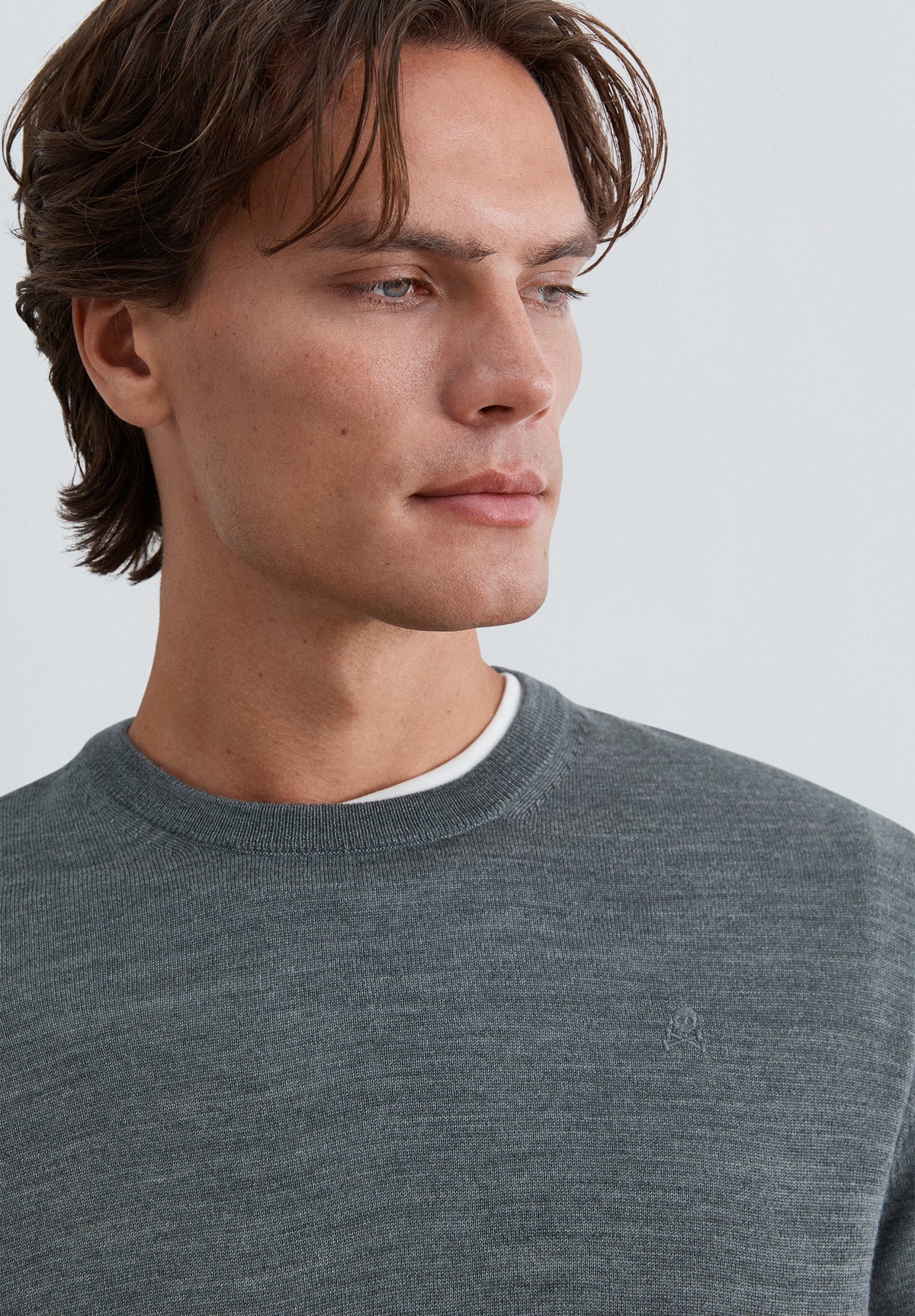 ROUND NECK WOOL SWEATER