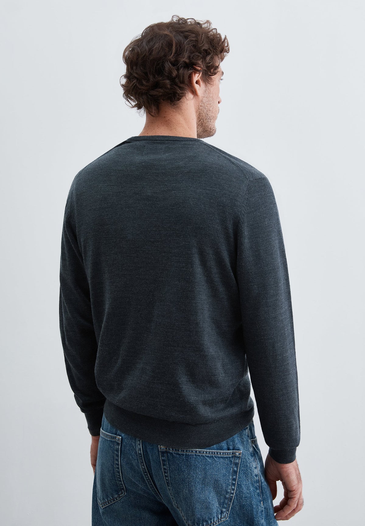 V-NECK WOOL SWEATER