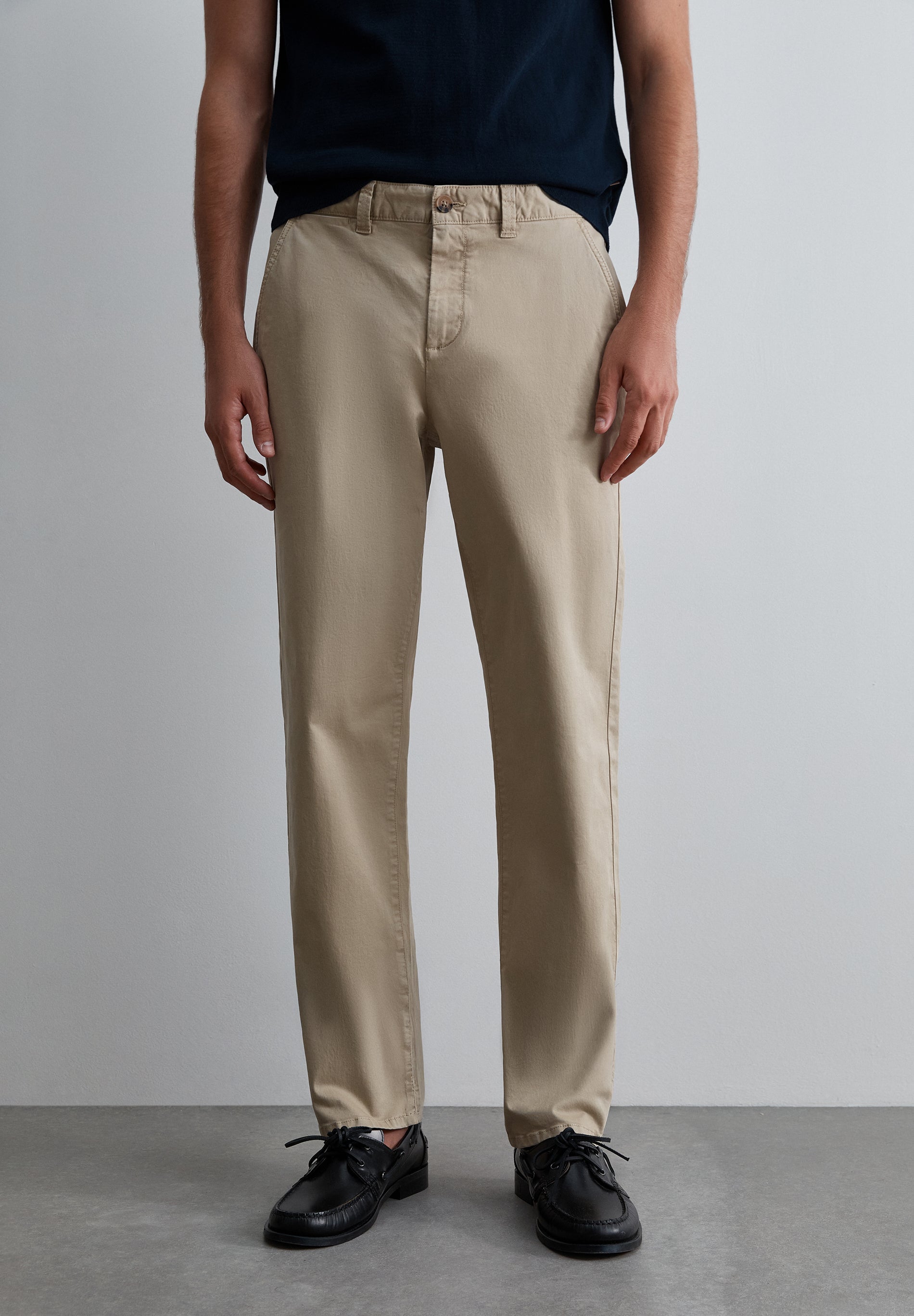 RELAXED FIT CHINO TROUSERS