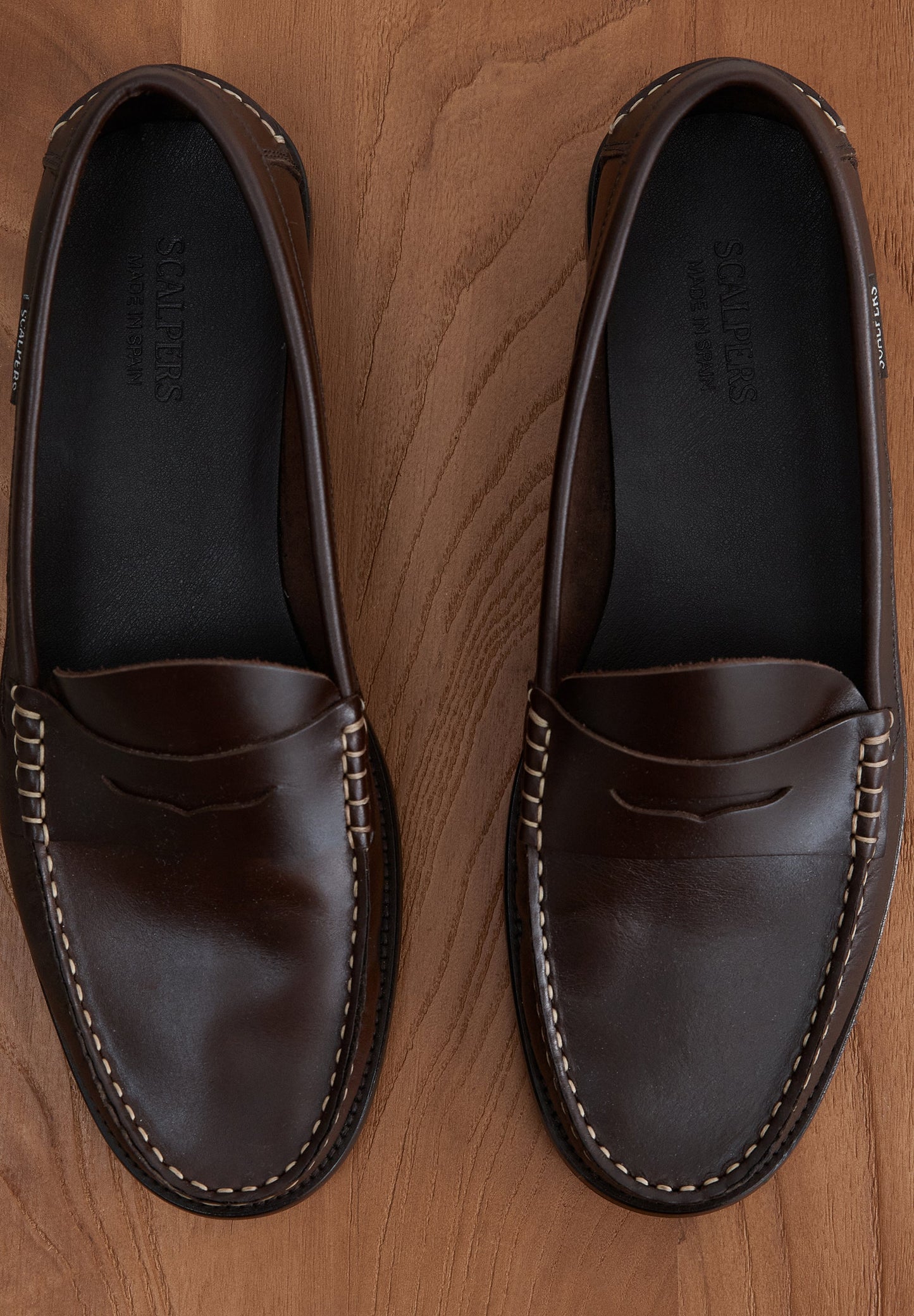 LEATHER LOAFERS WITH CONTRAST STITCHING