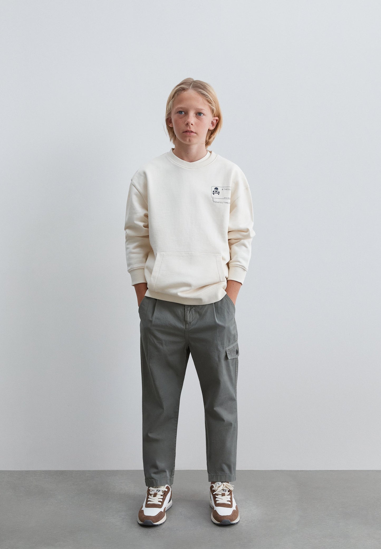 RELAXED FIT CARGO TROUSERS