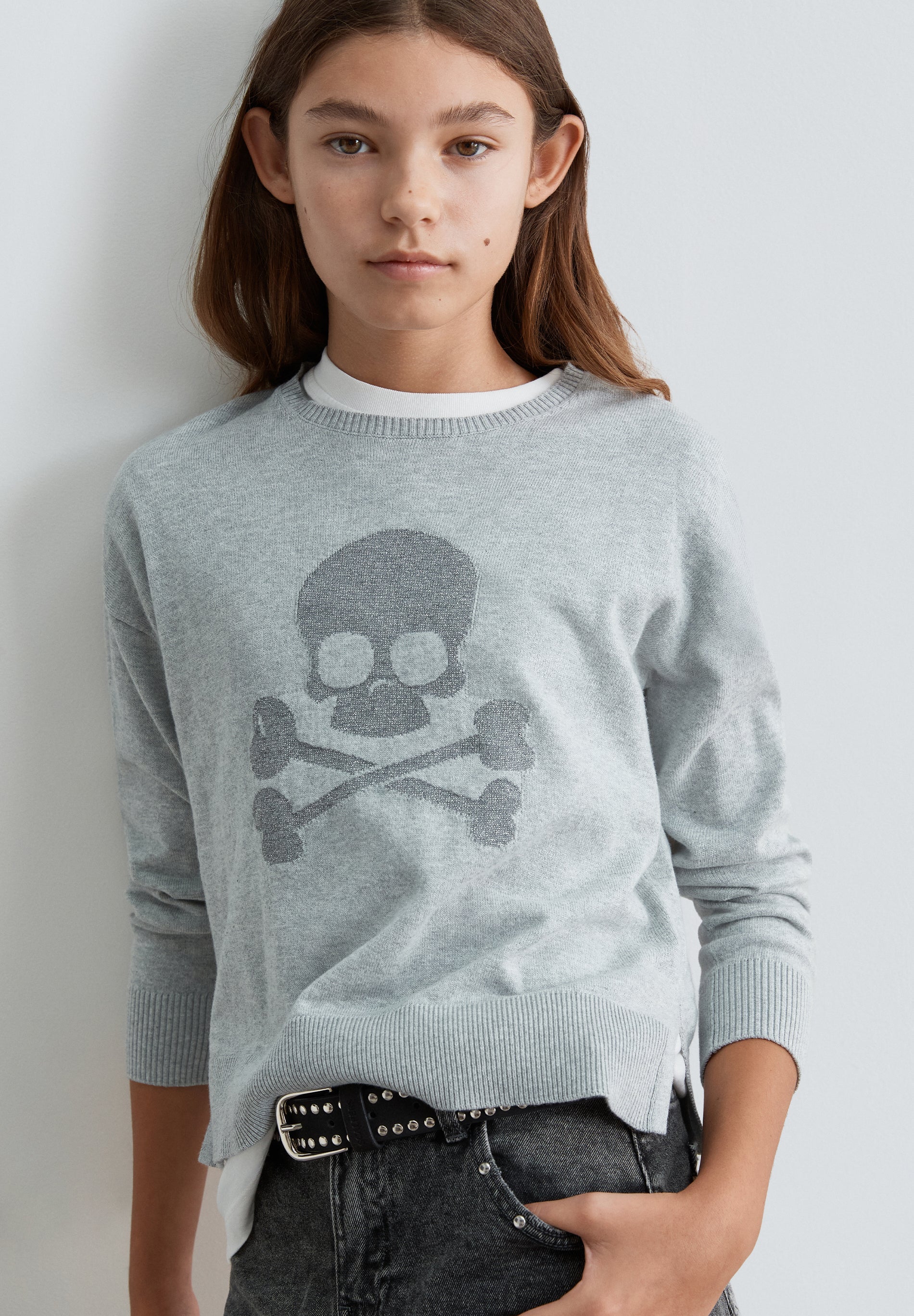 SWEATER WITH GLITTER SKULL
