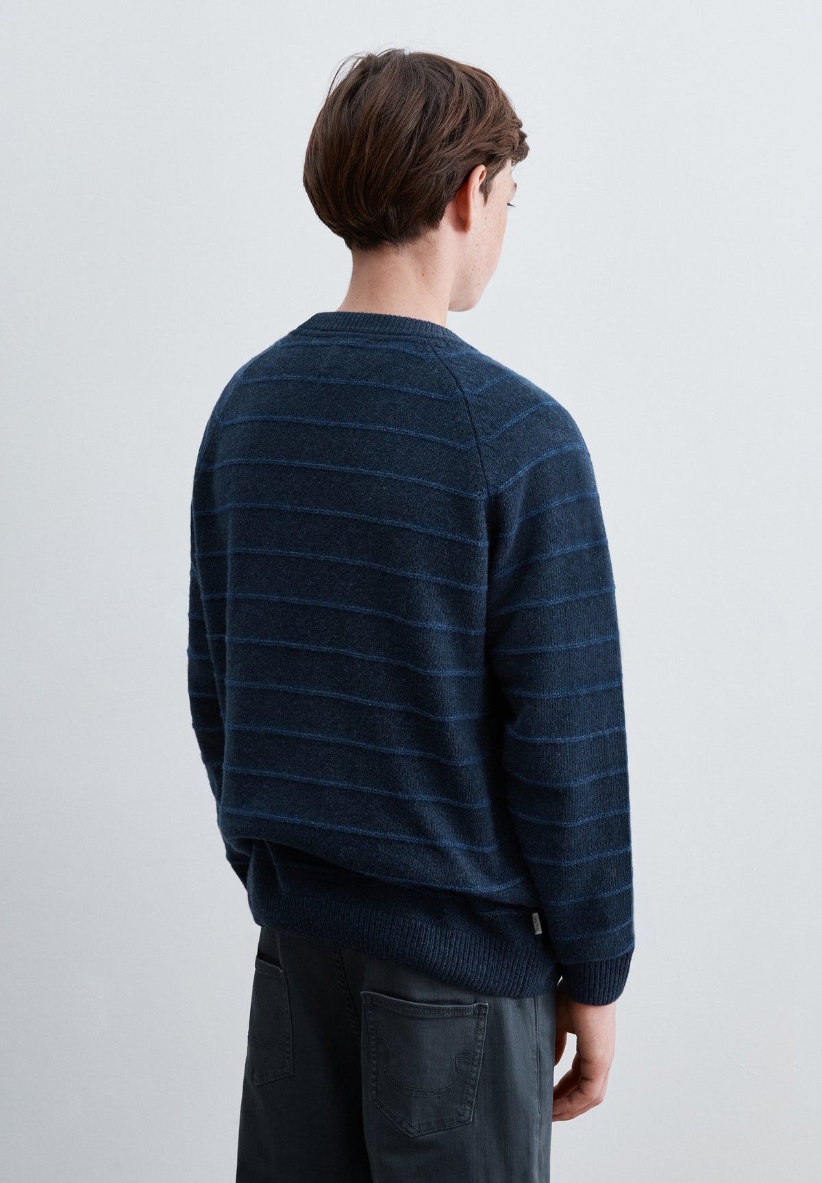 STRIPED FINE KNIT SWEATER