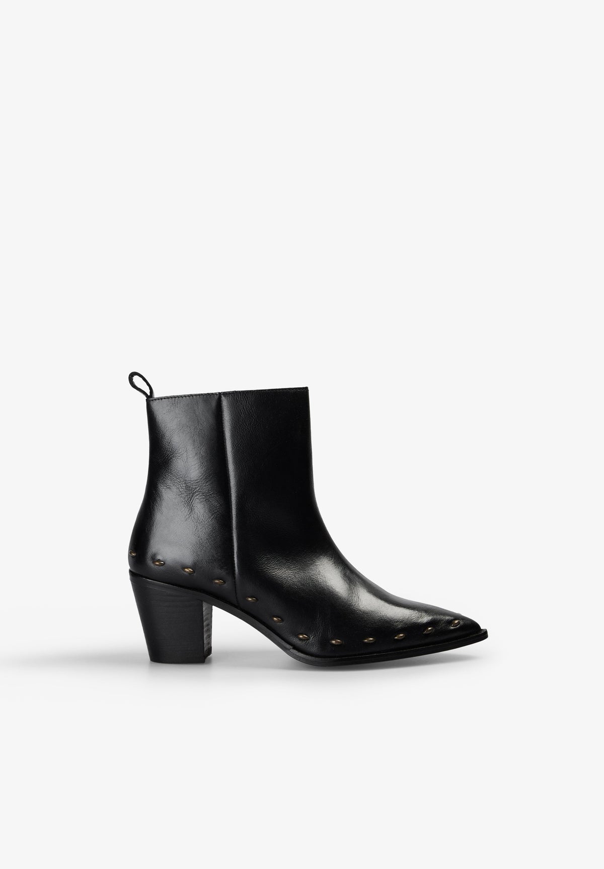 HIGH-HEELED BOOTS WITH STUDS