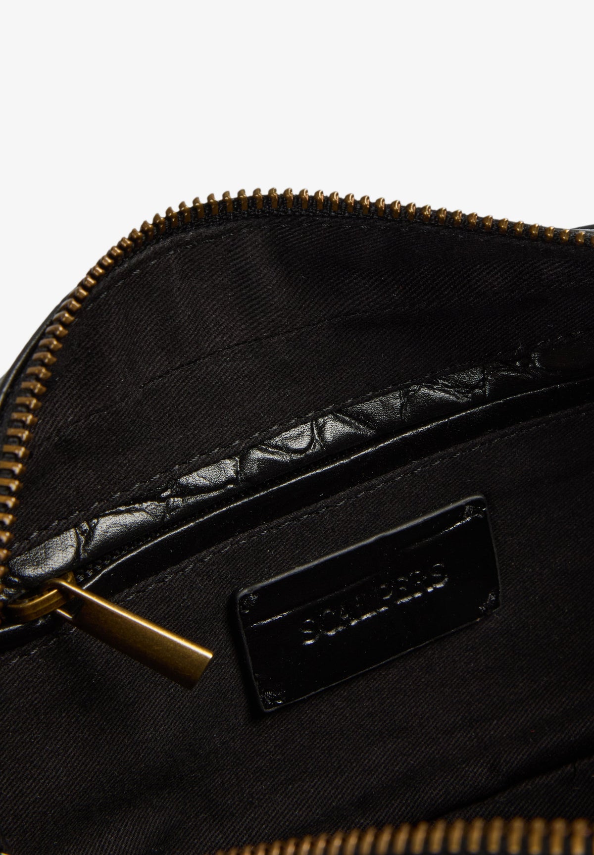 BAGUETTE LEATHER BAG