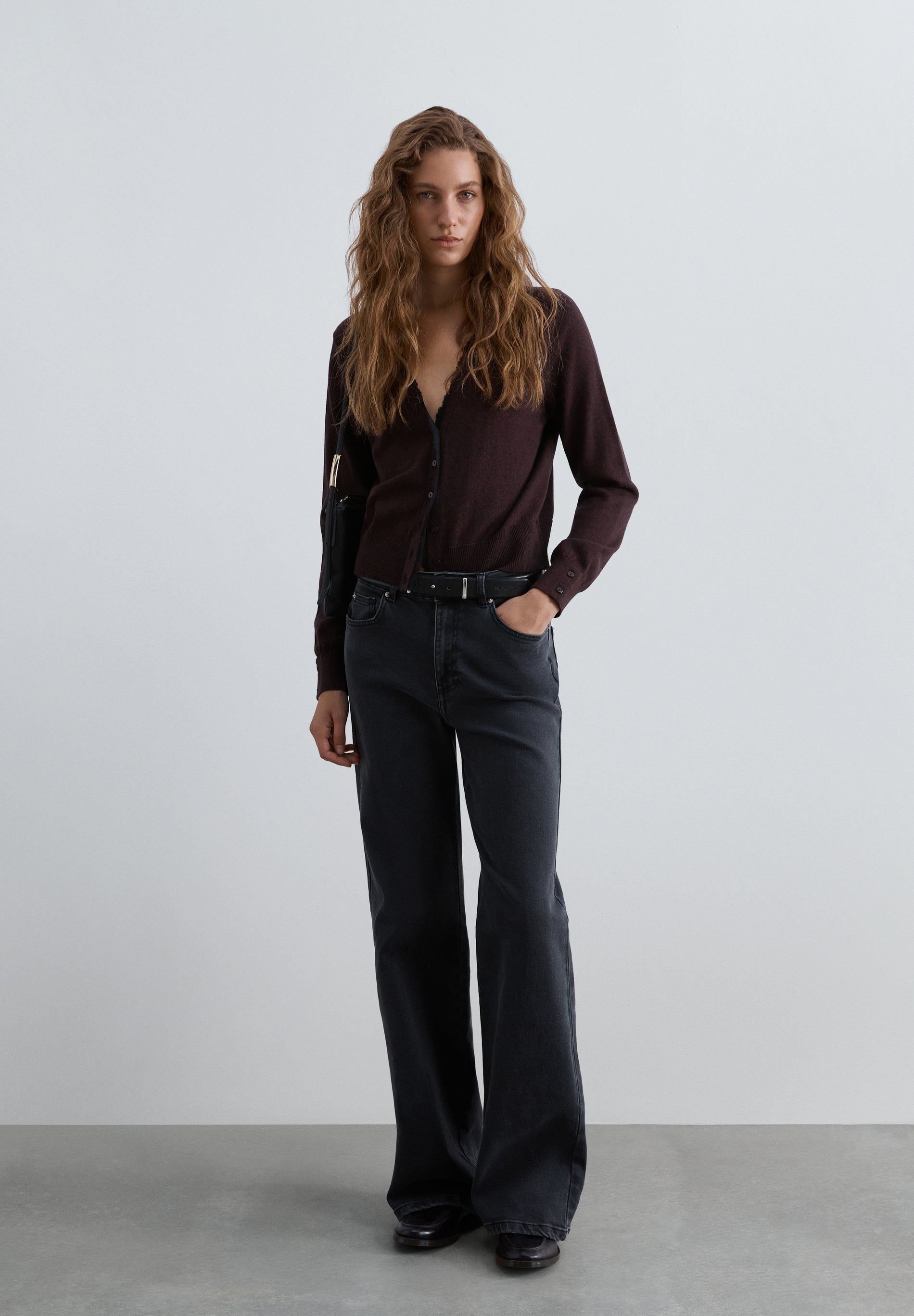 MID-RISE JEANS