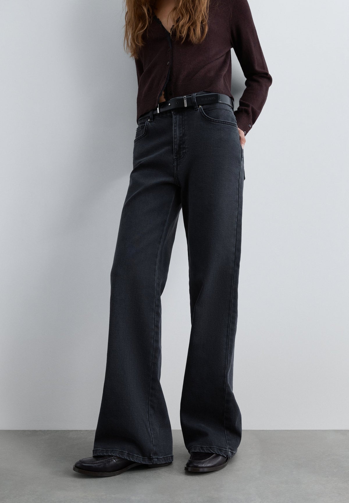 MID-RISE JEANS
