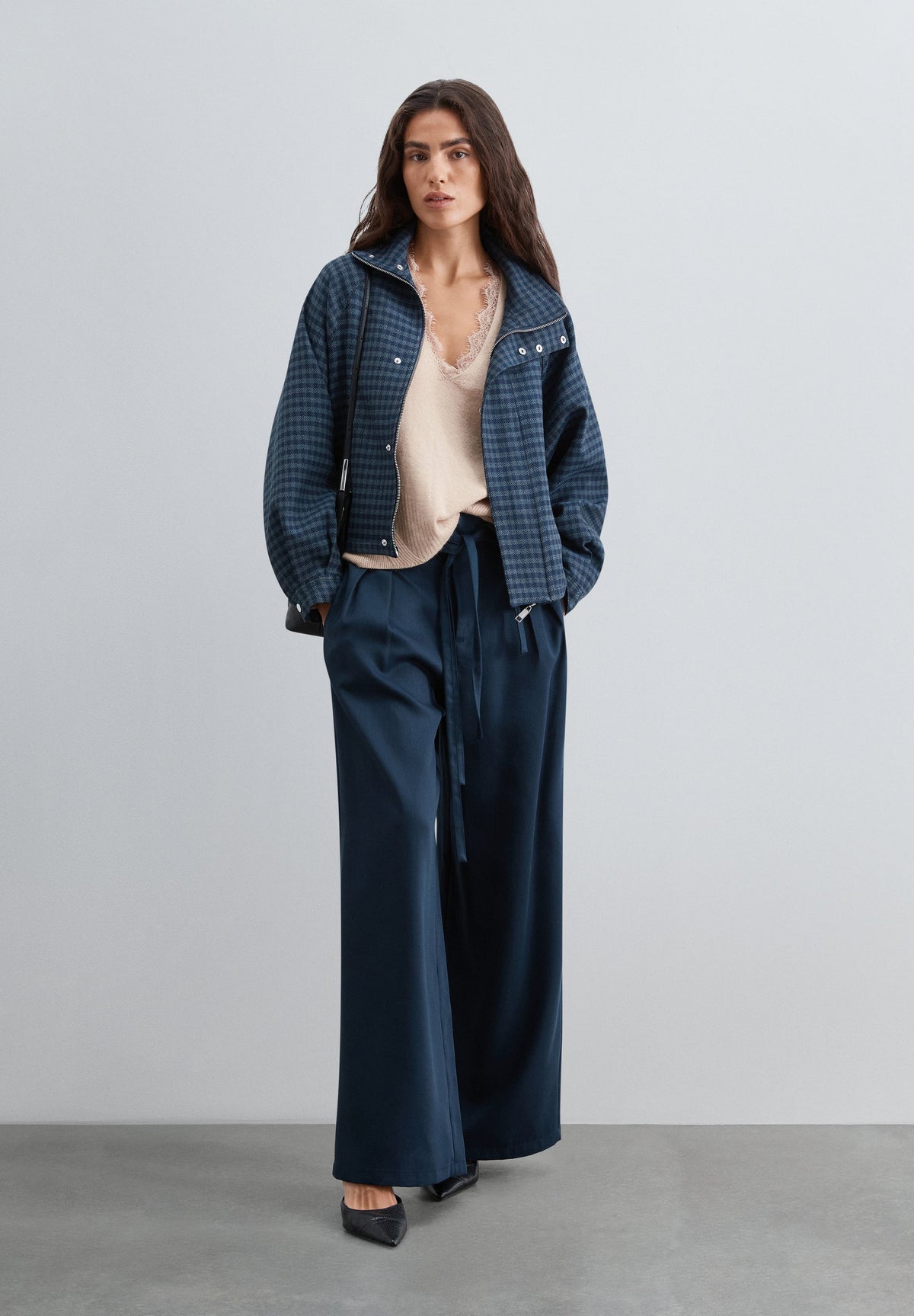 WAISTED TROUSERS WITH DARTS
