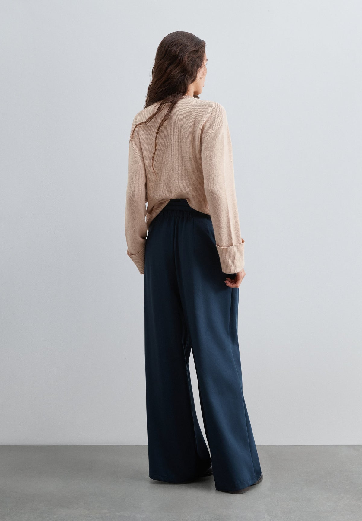 WAISTED TROUSERS WITH DARTS