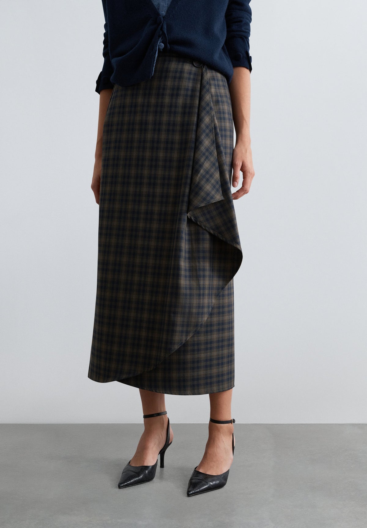 CHECK SATIN SKIRT
