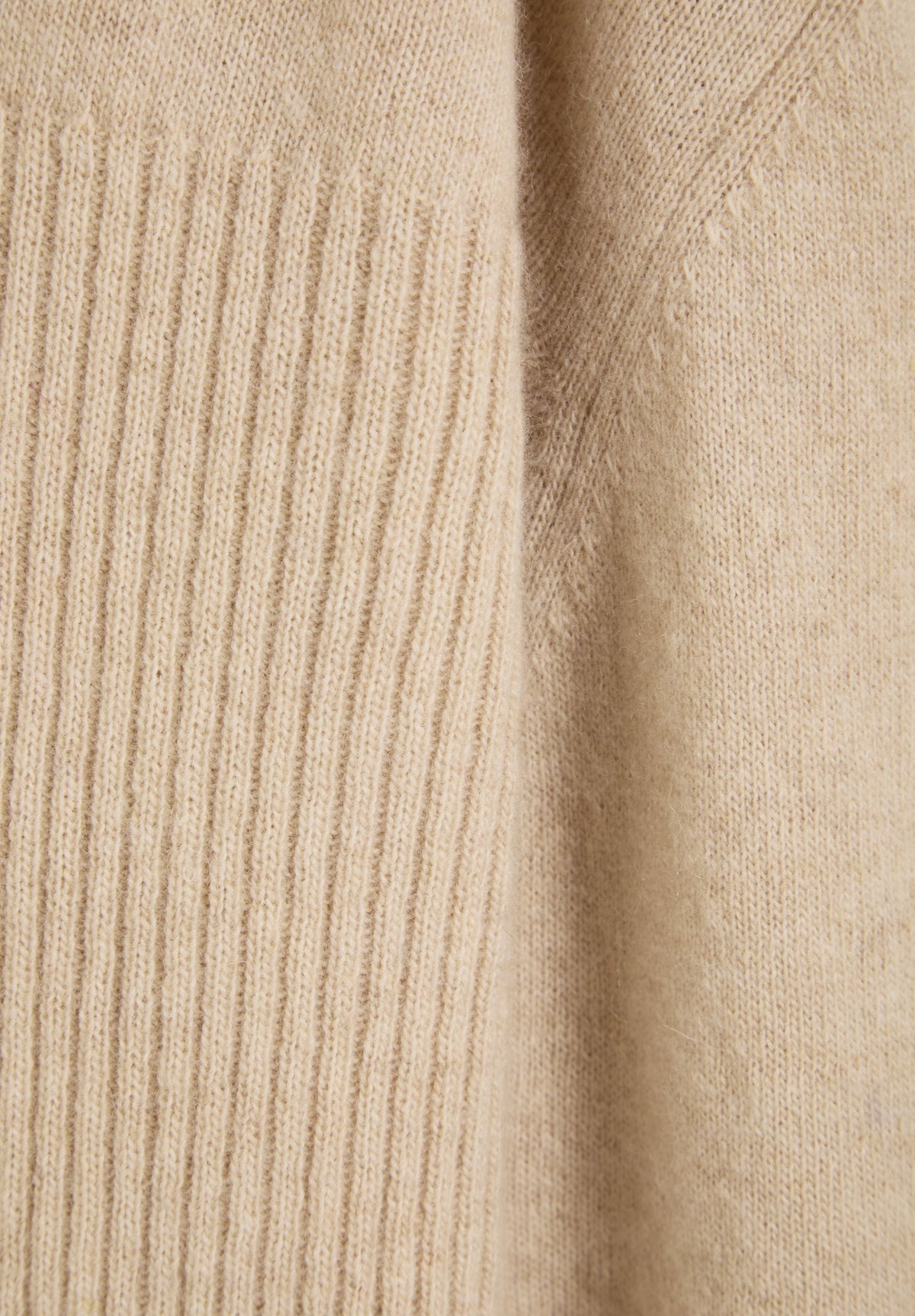 HIGH NECK RIBBED SWEATER