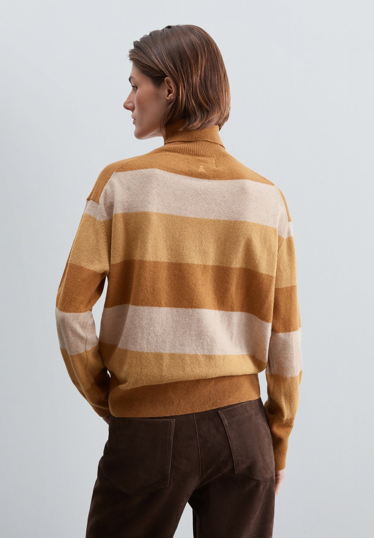 HIGH NECK WOOL SWEATER