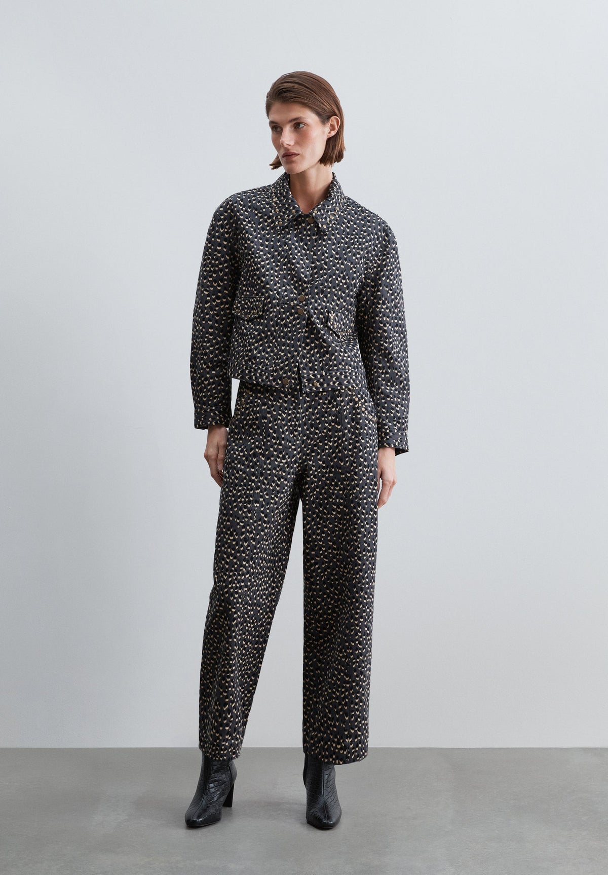 PRINTED JACKET WITH STUDS