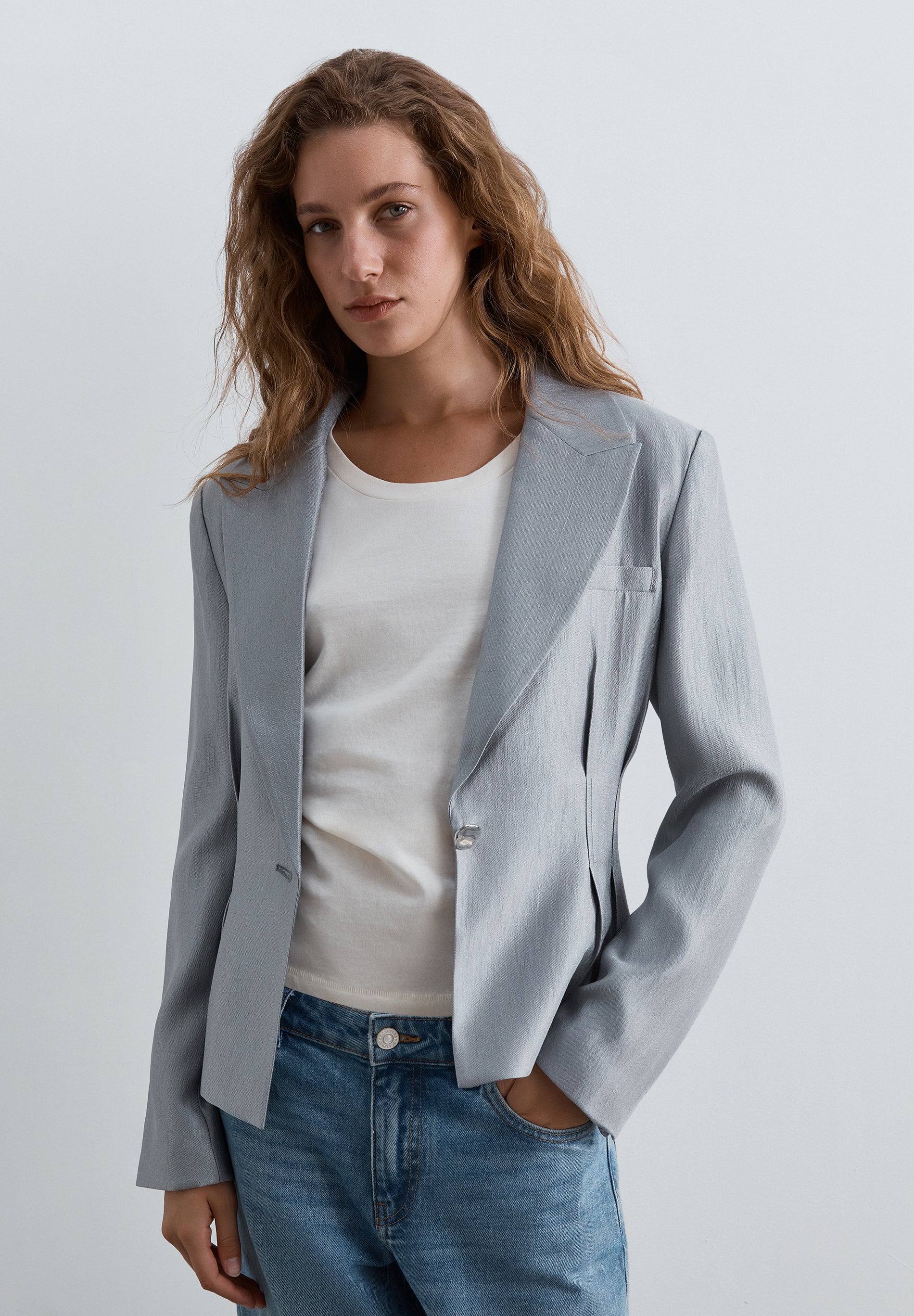 FITTED BLAZER WITH DARTS