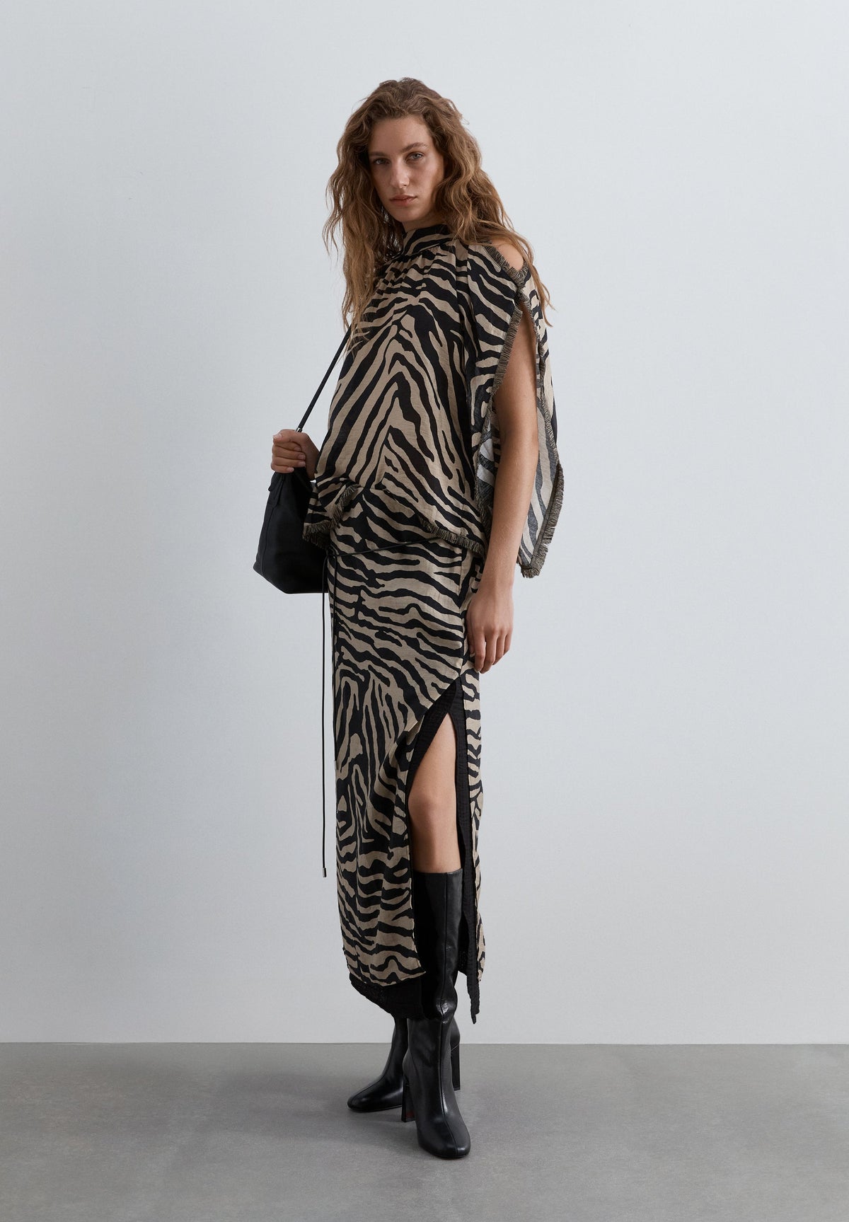 ANIMAL PRINT SKIRT WITH SLIT