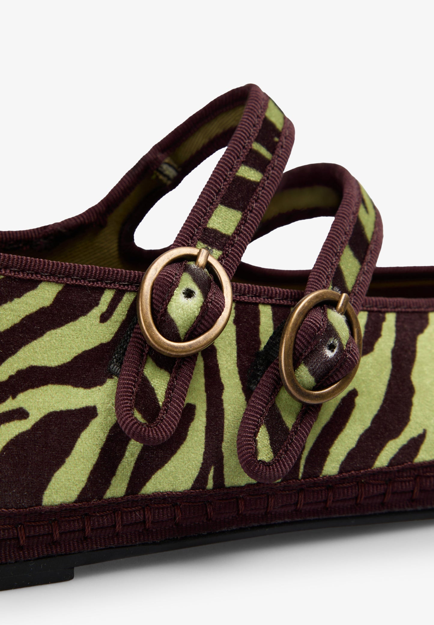 ANIMAL PRINT VELVET BALLET FLATS