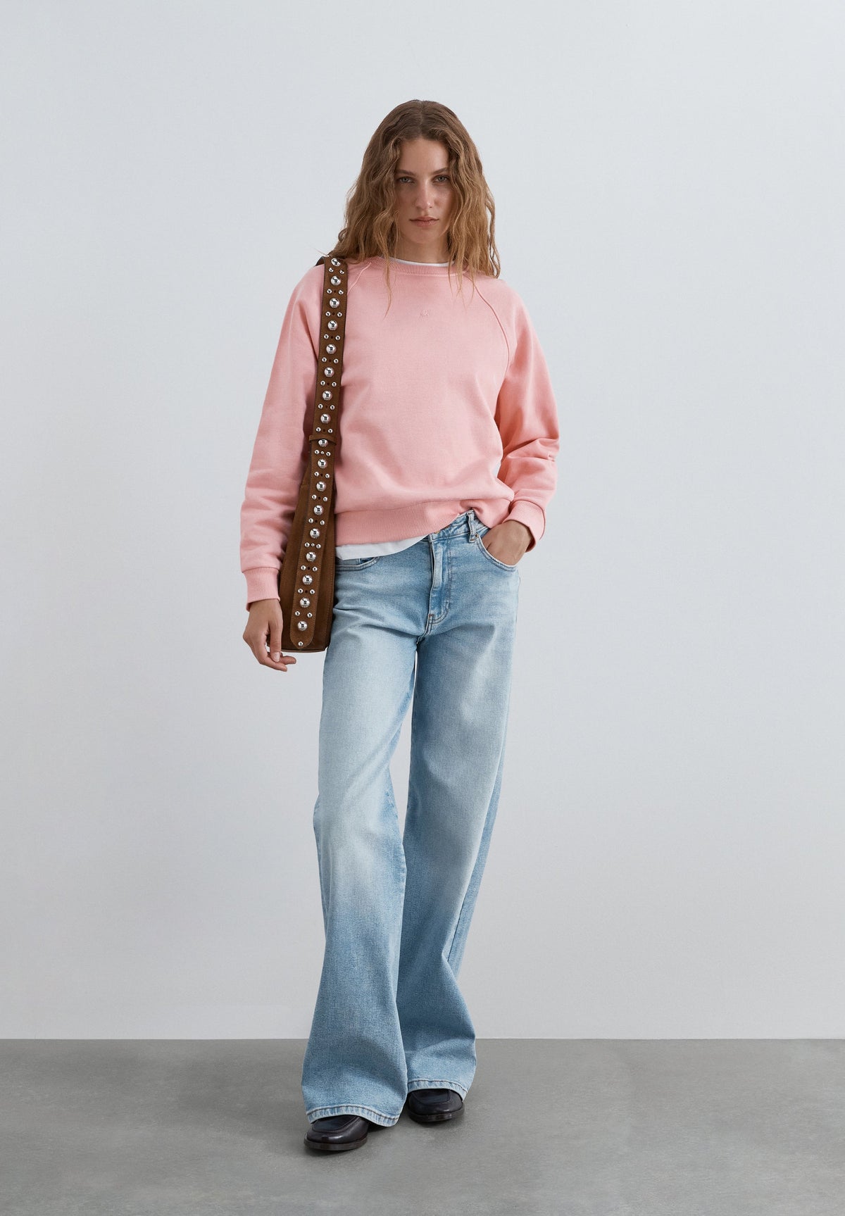 SWEATSHIRT WITH GLITTER BACK PRINT