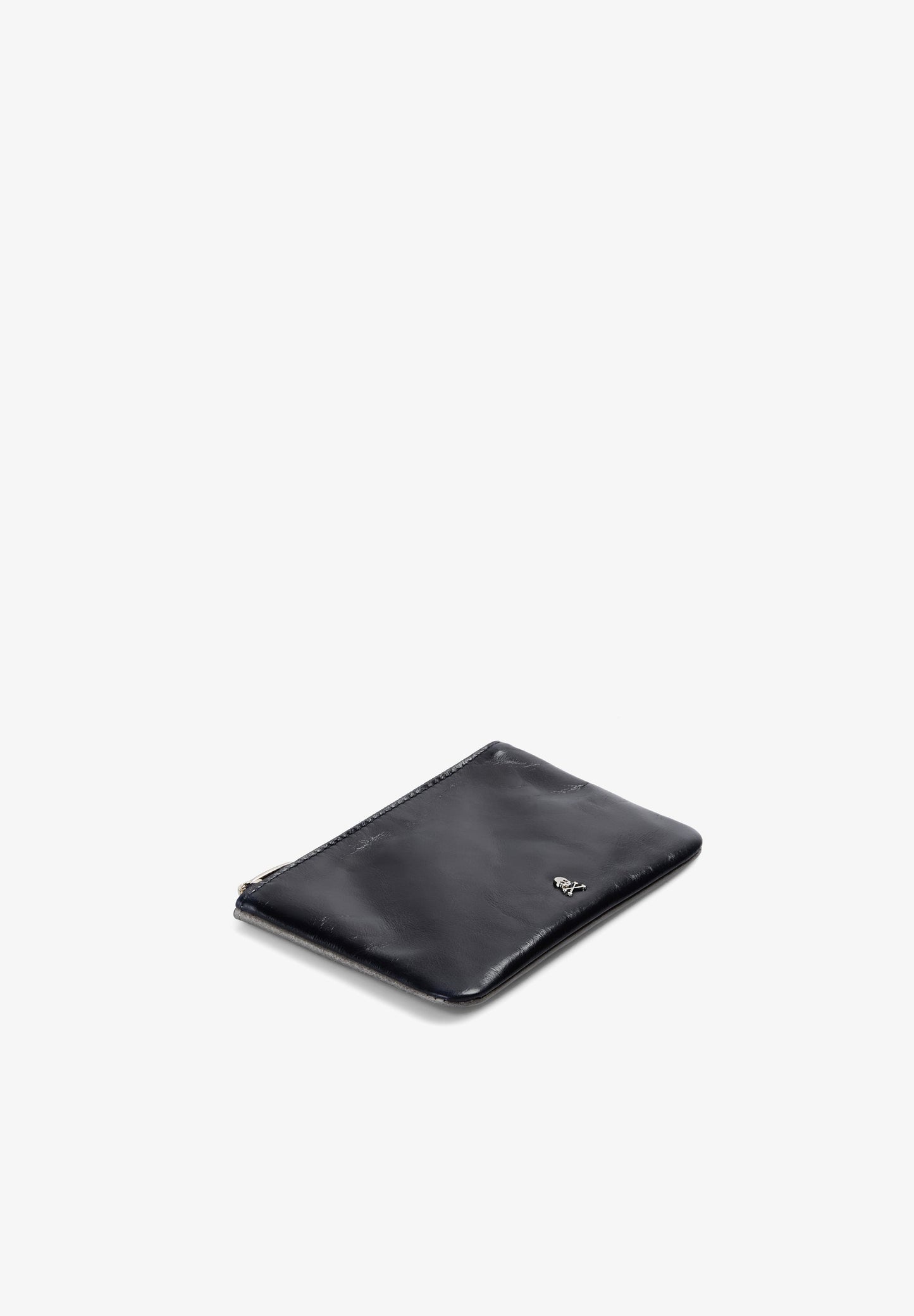 TWO-TONE SKULL CLUTCH