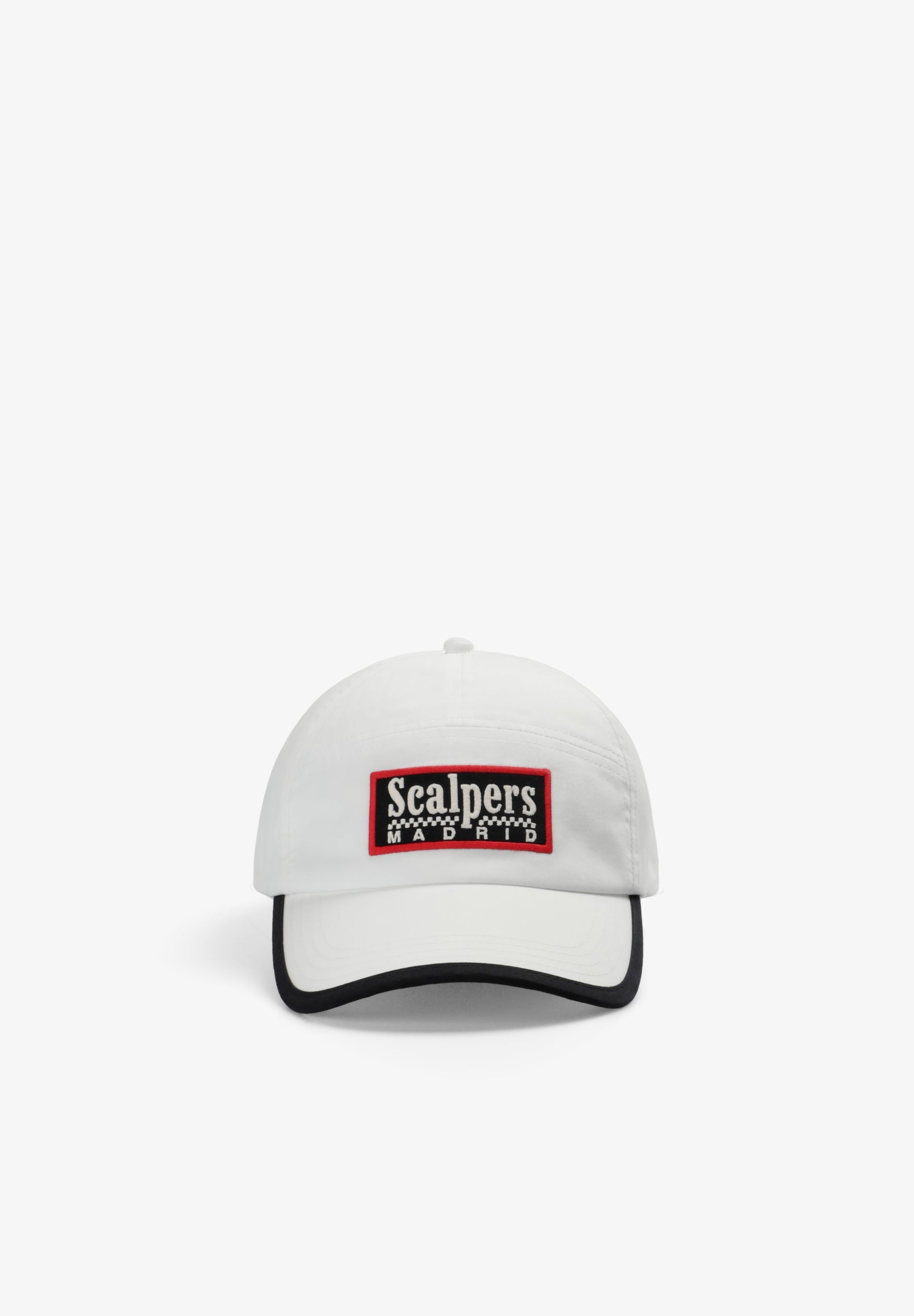CAP WITH CONTRAST PATCH