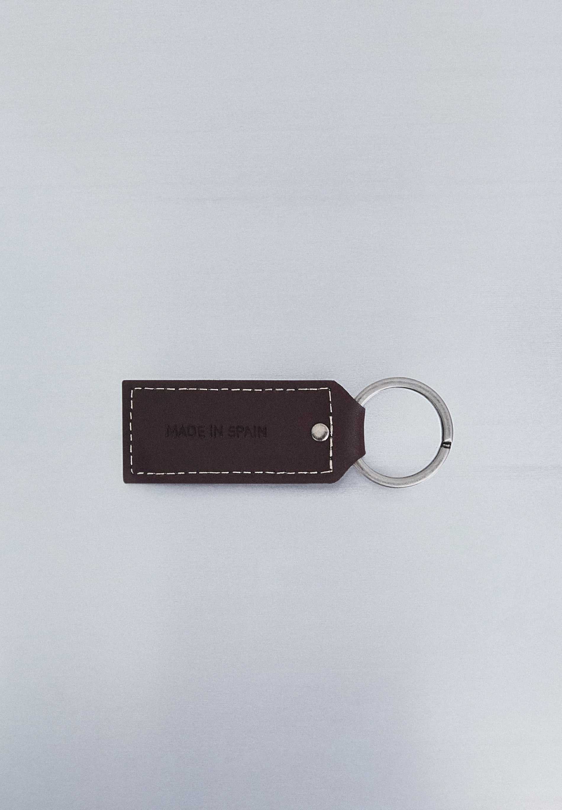 LEATHER KEYCHAIN ENGRAVED WITH LOGO