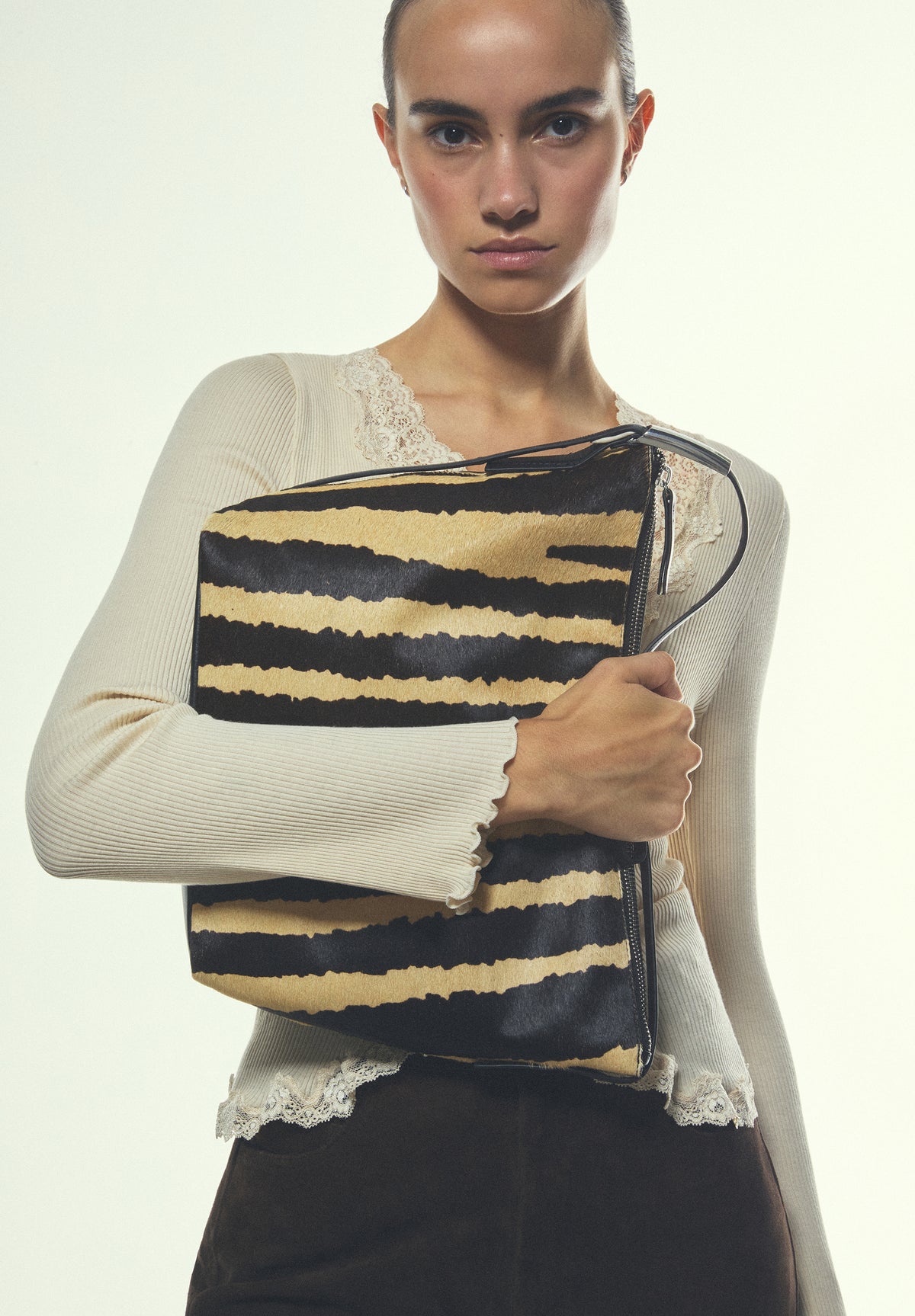 LEATHER SHOULDER BAG WITH HANDLE DETAILS