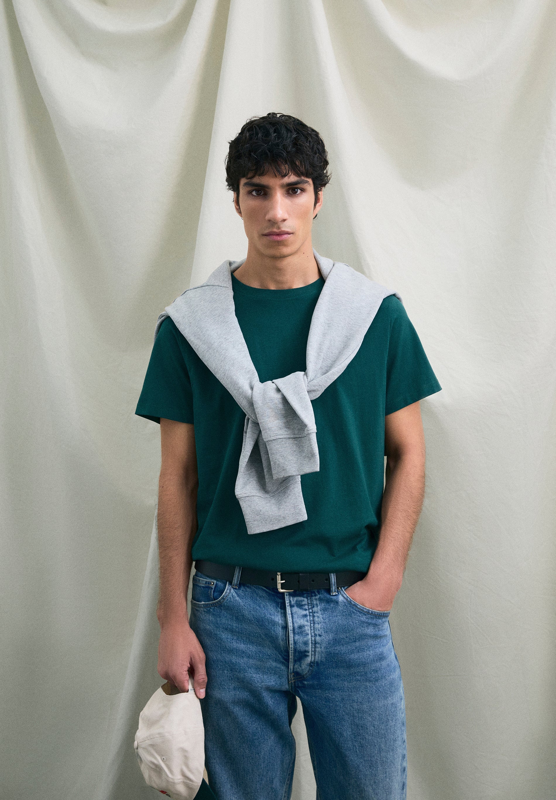 EMBROIDERED SKULL T-SHIRT