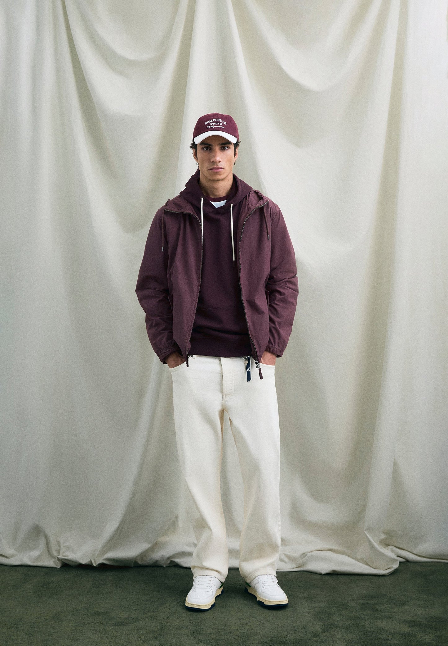 LIGHTWEIGHT JACKET WITH HOOD