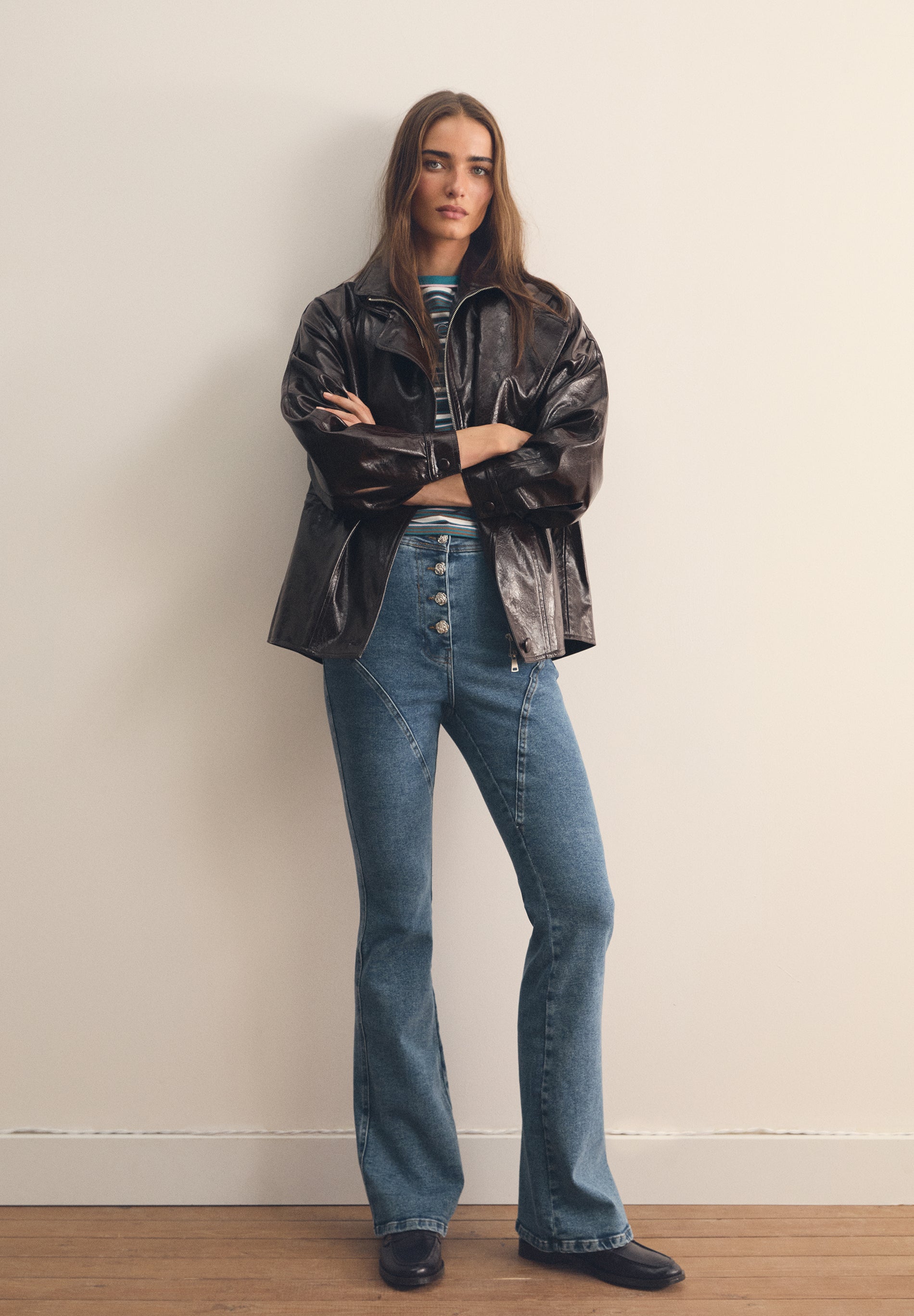 HIGH-NECKED JACKET WITH A PATENT-LEATHER FINISH