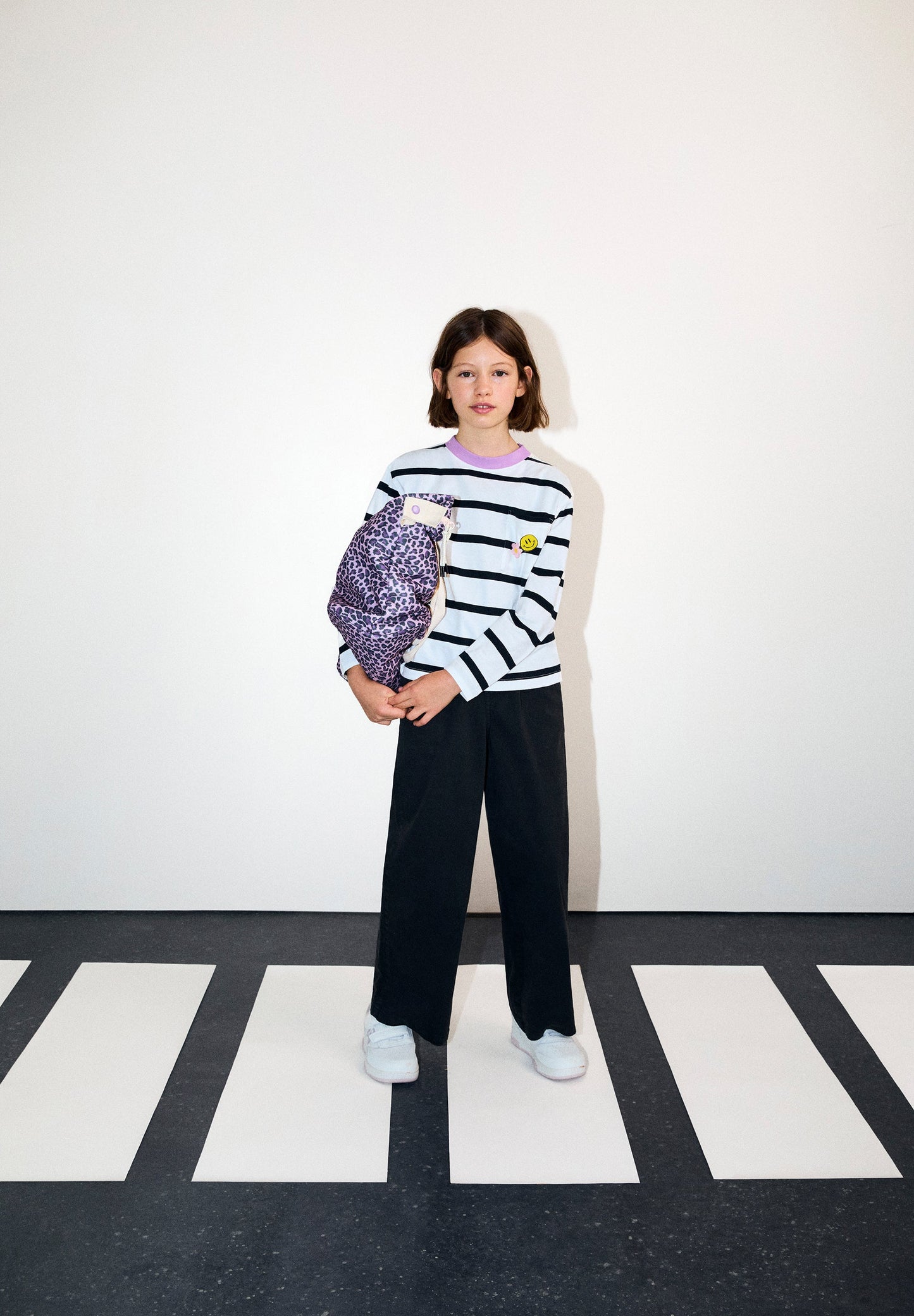 CONTRAST STRIPED T-SHIRT