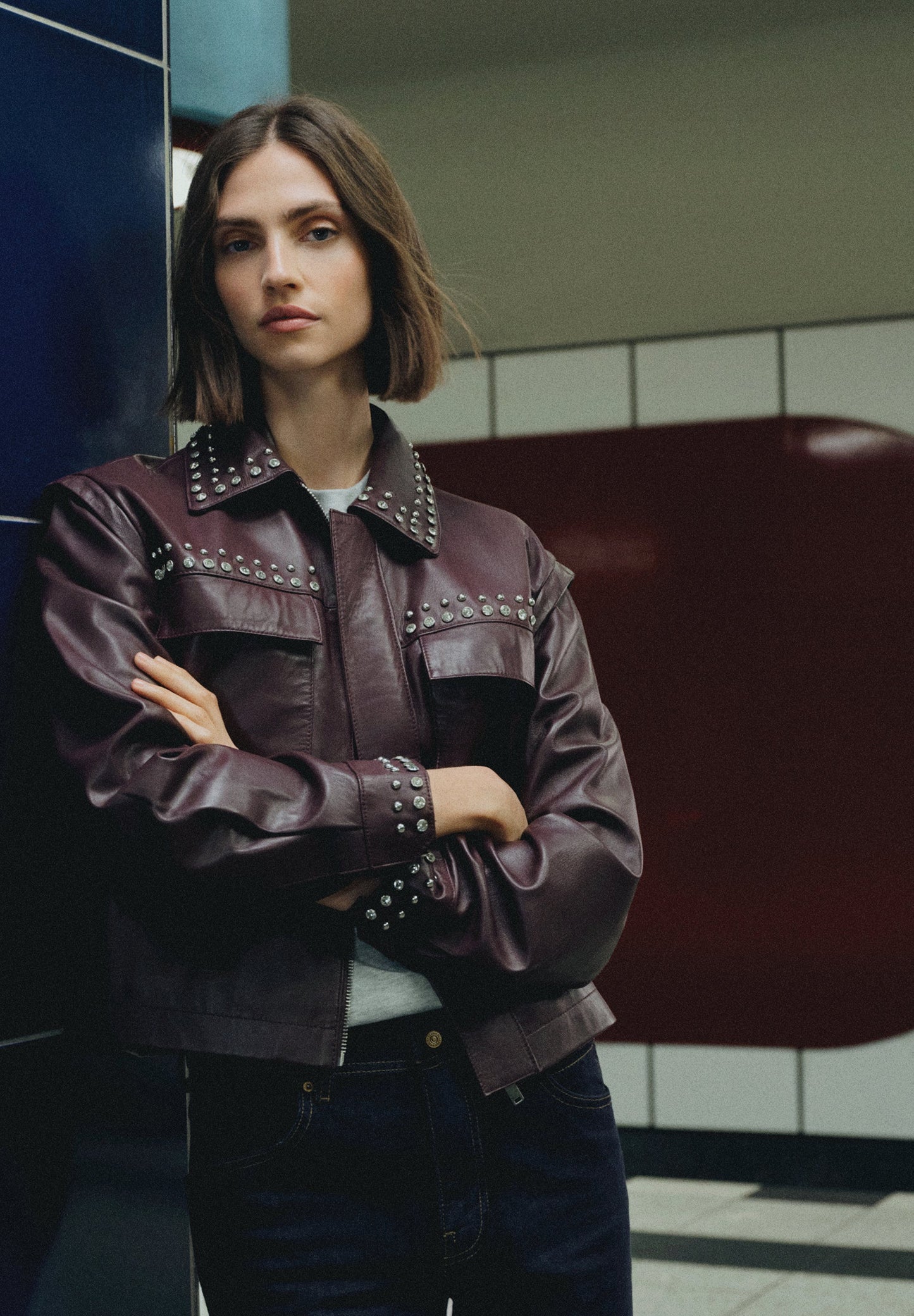 LEREN BORDEAUXROOD JASJE MET STUDS