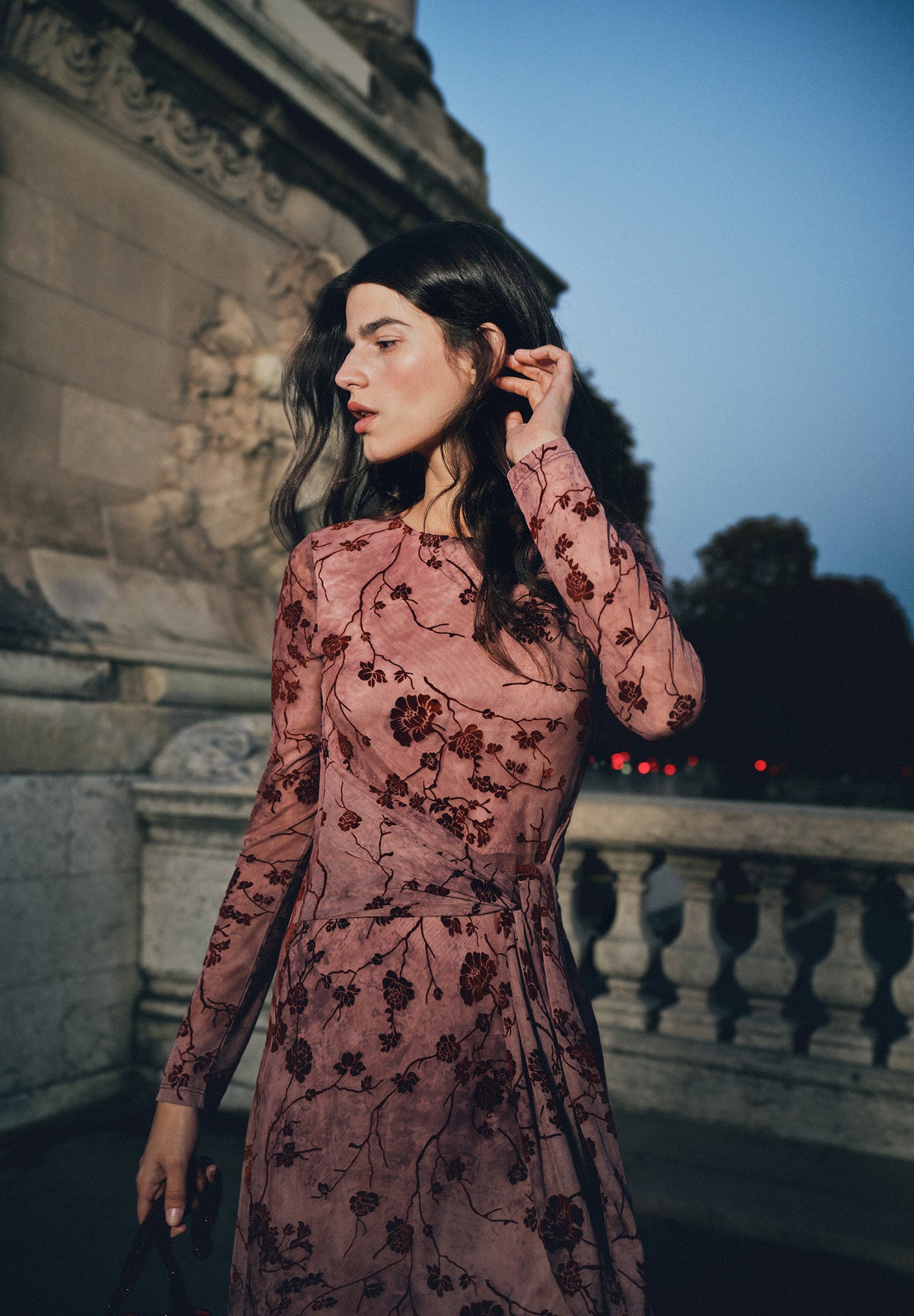 DRESS WITH FLORAL DETAILS