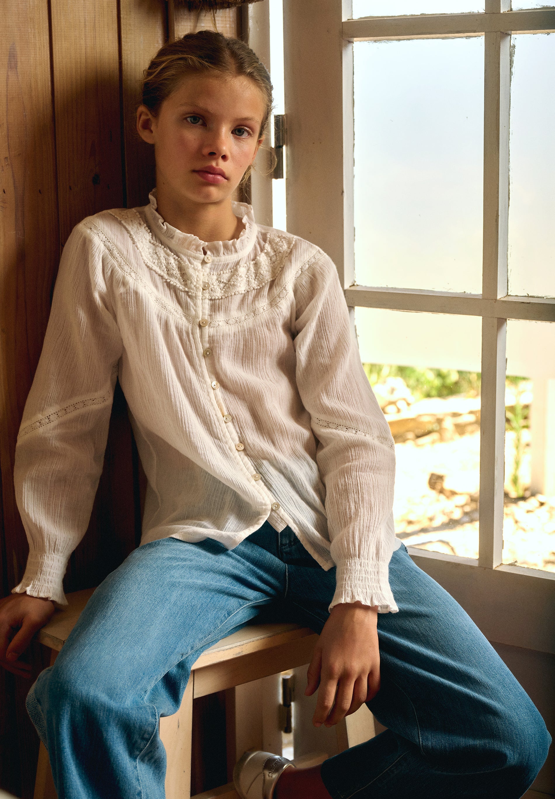 RUFFLED BLOUSE WITH LACE TRIM