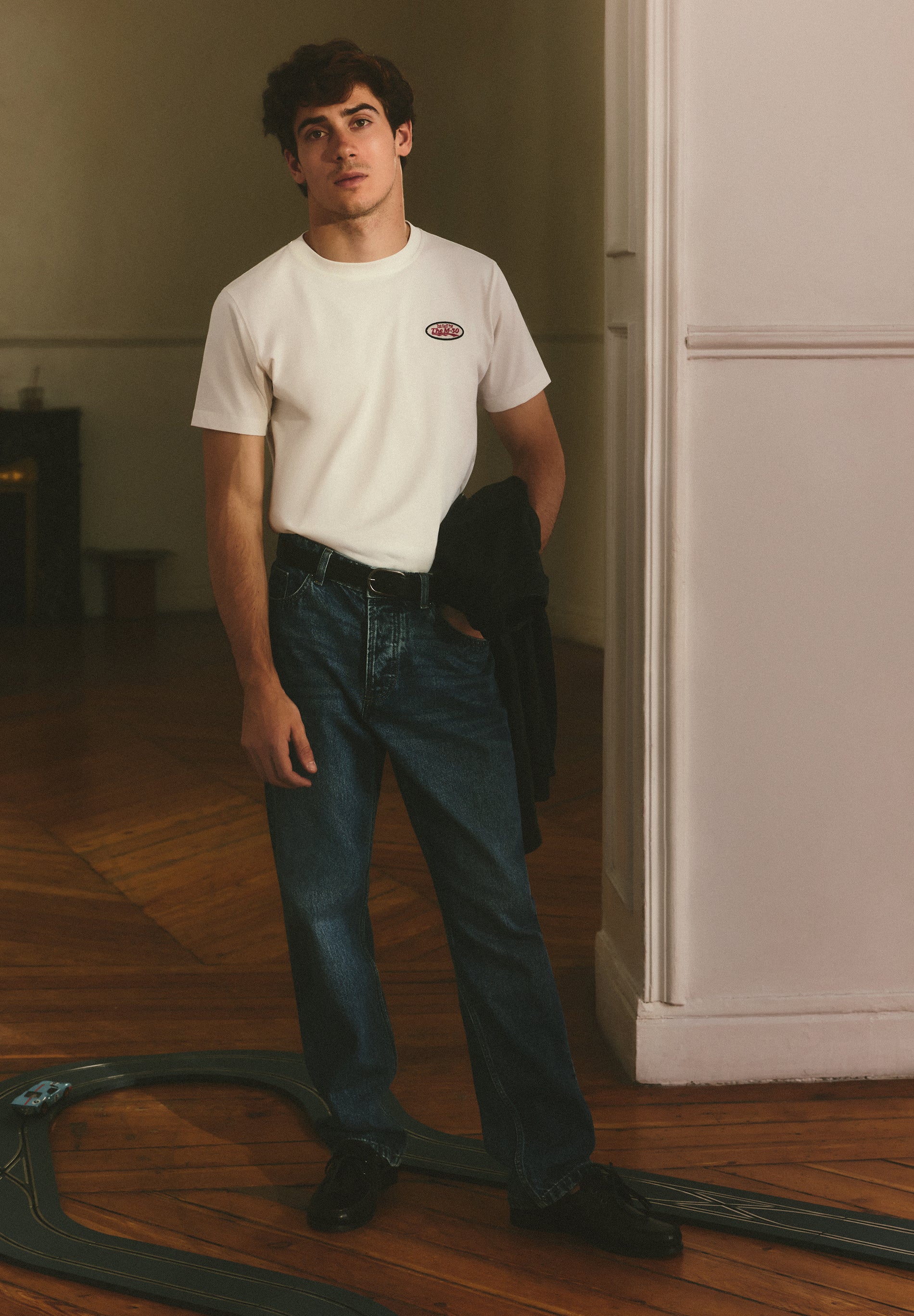 PRINTED T-SHIRT WITH PATCH DETAIL