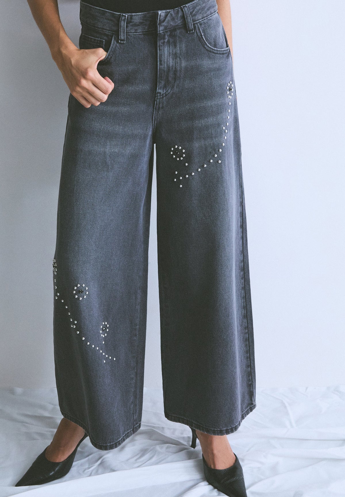 STUDDED CULOTTE JEANS