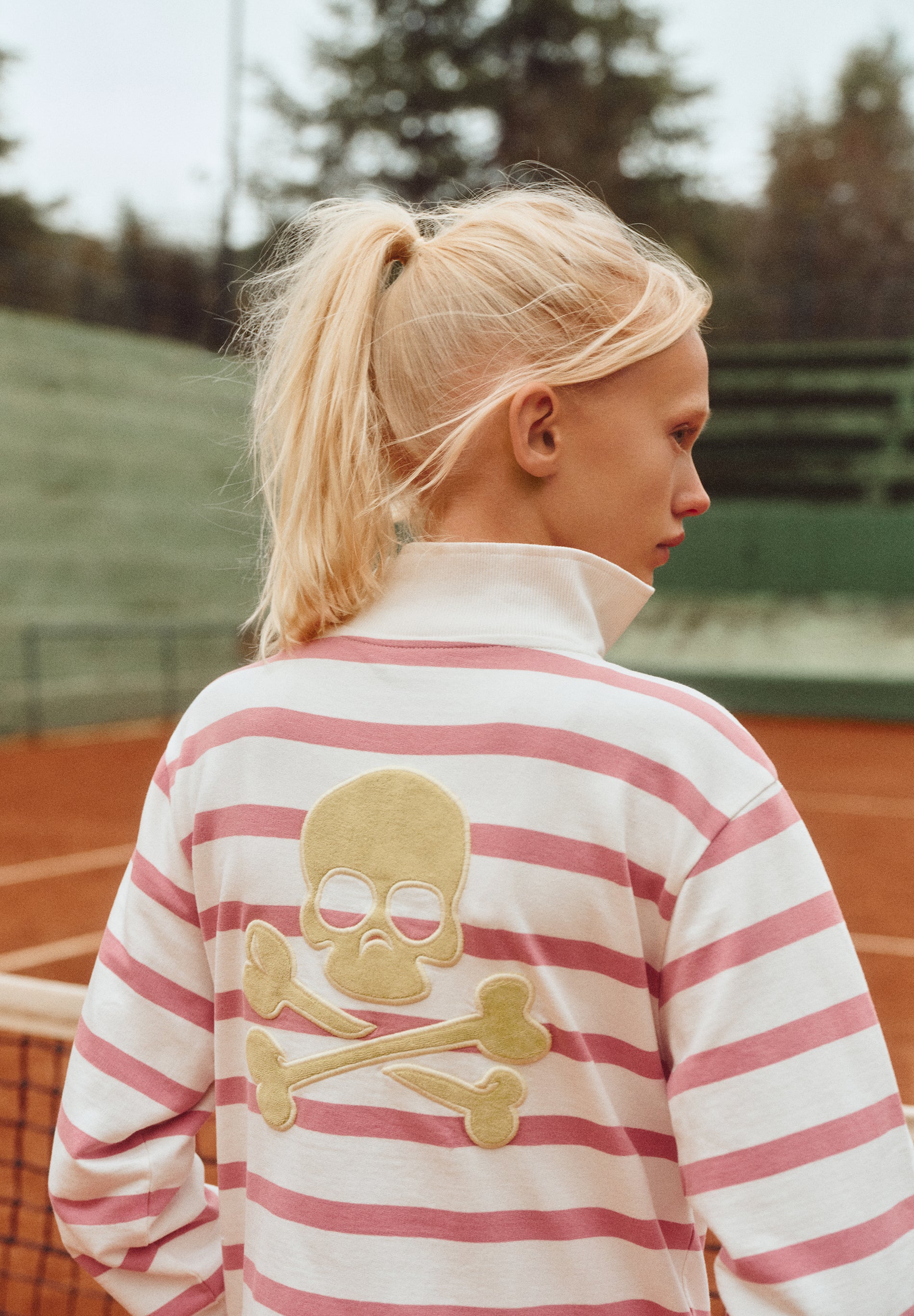 HIGH NECK STRIPED SWEATSHIRT