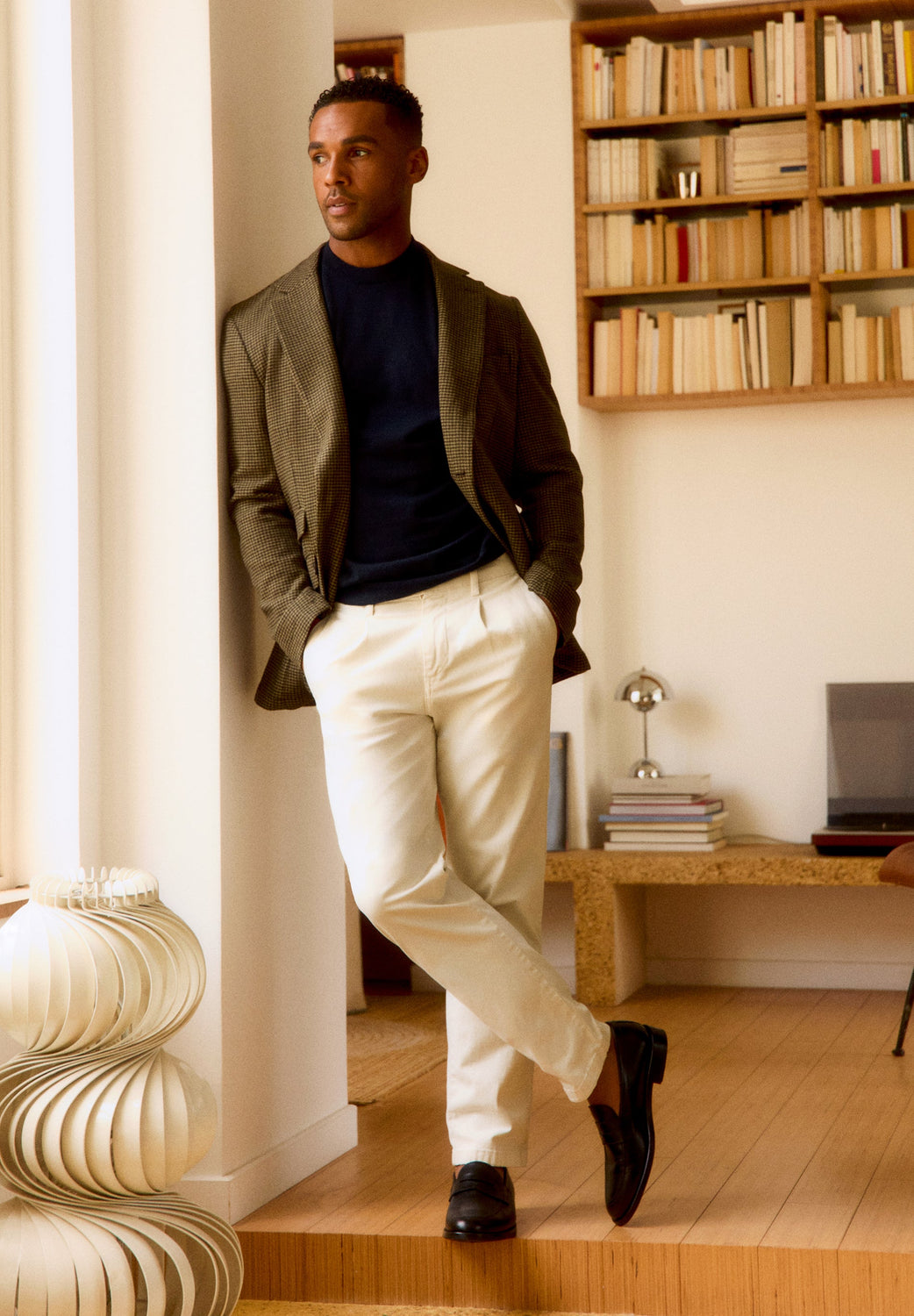 PANTALÓN CHINO PINZAS RELAXED - Scalpers