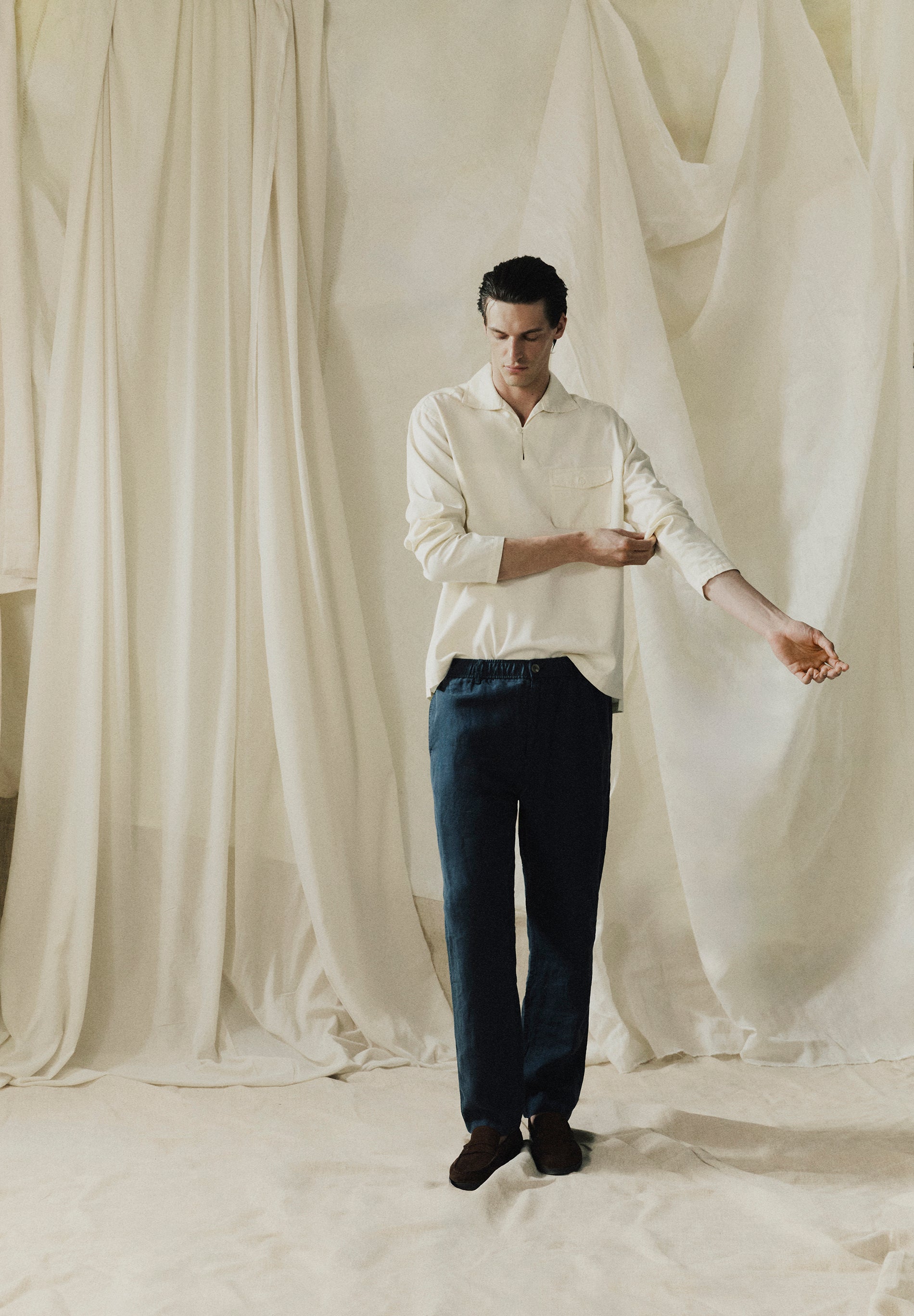 RELAXED FIT LINEN TROUSERS