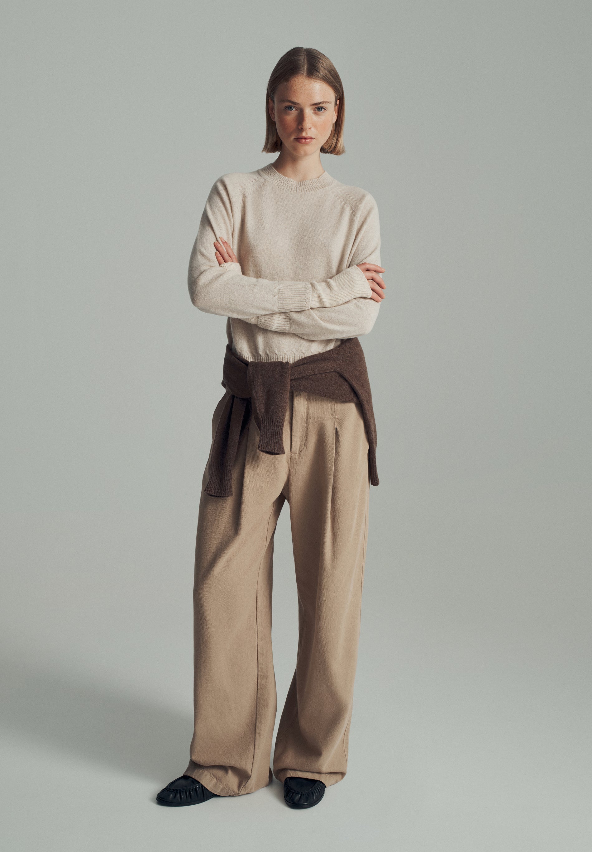 ROUND NECK 100% CASHMERE SWEATER