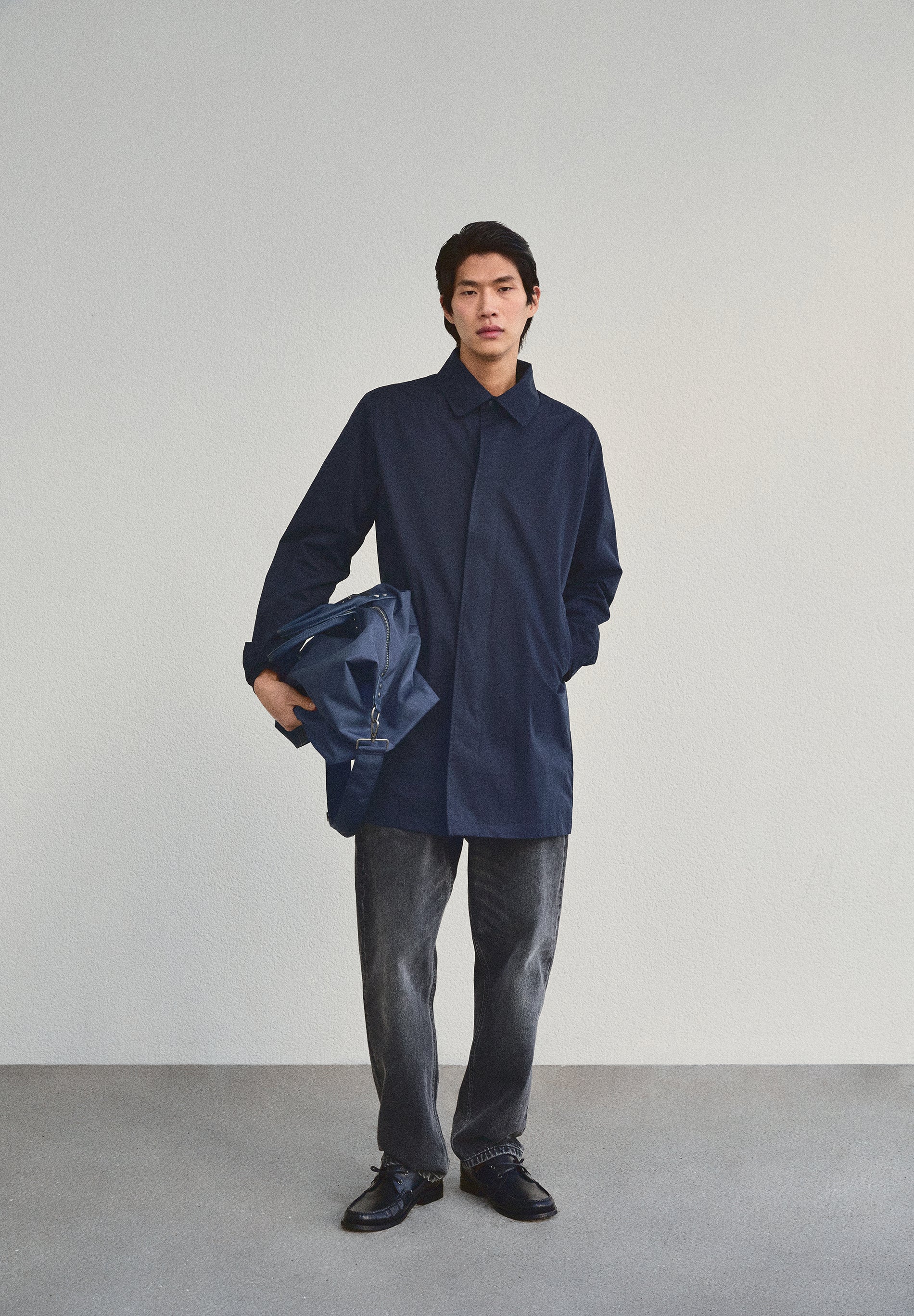 PARKA WITH DETACHABLE HOOD