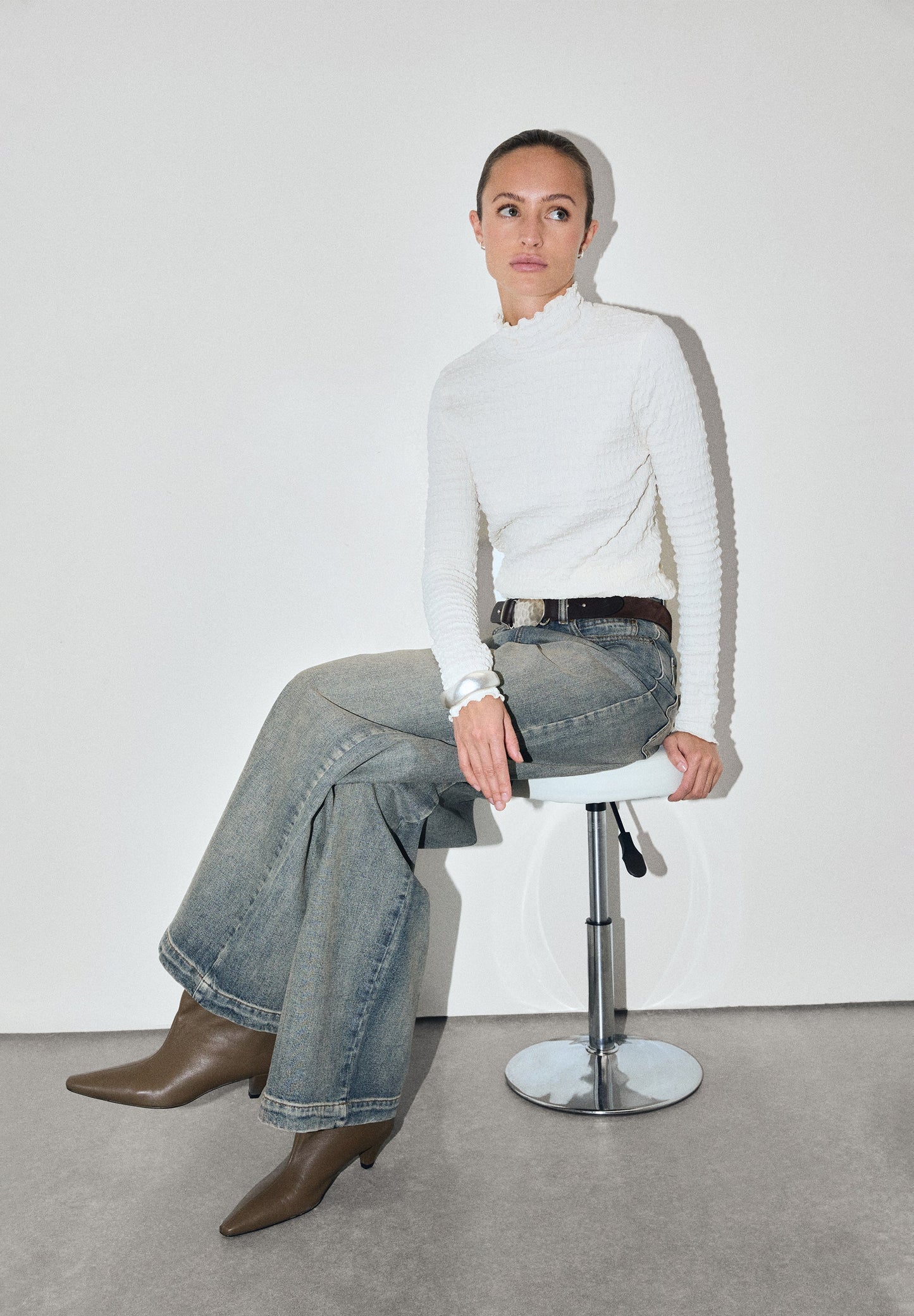 TEXTURED HIGH NECK TOP