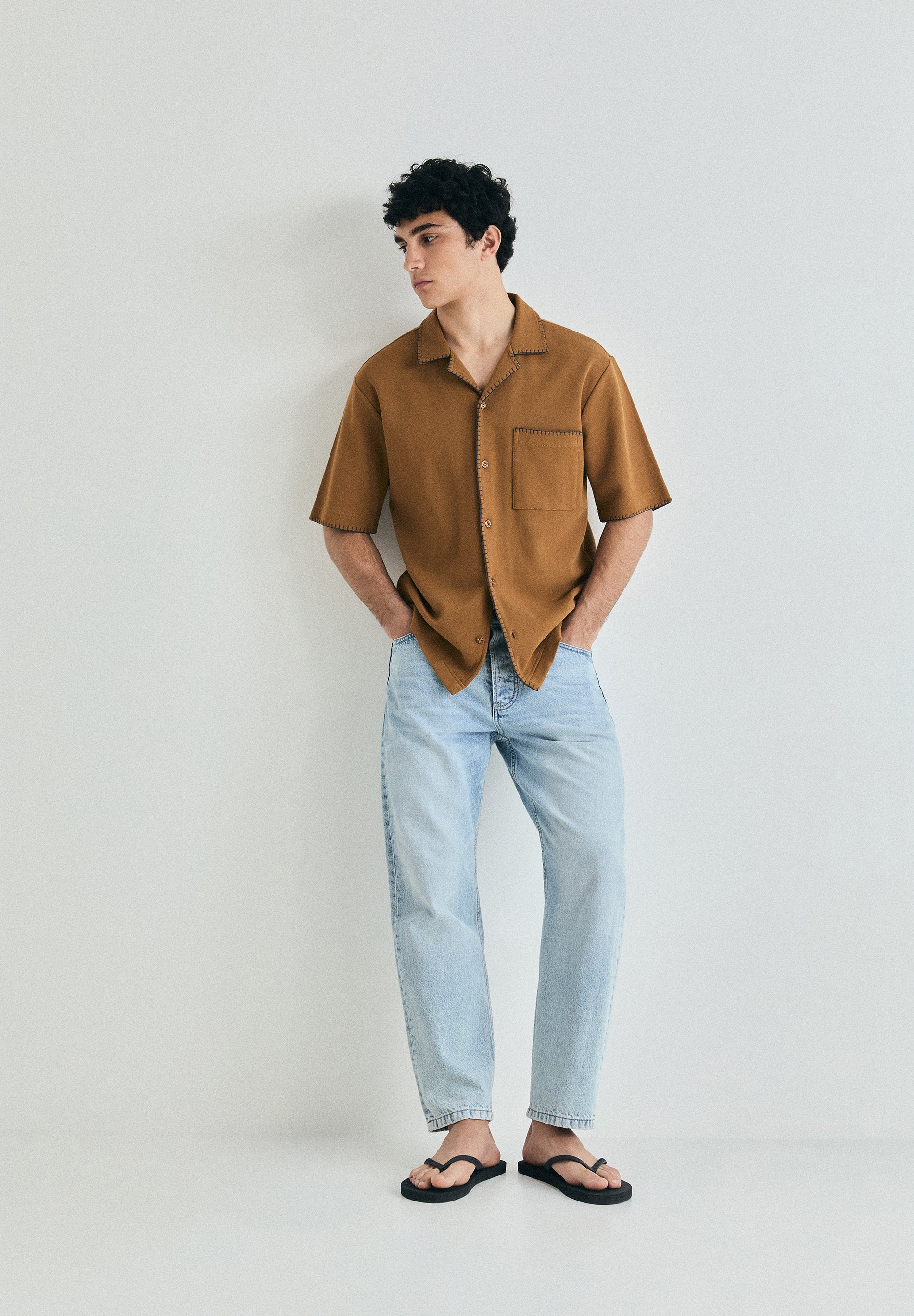SHORT SLEEVE SHIRT WITH SEAMS