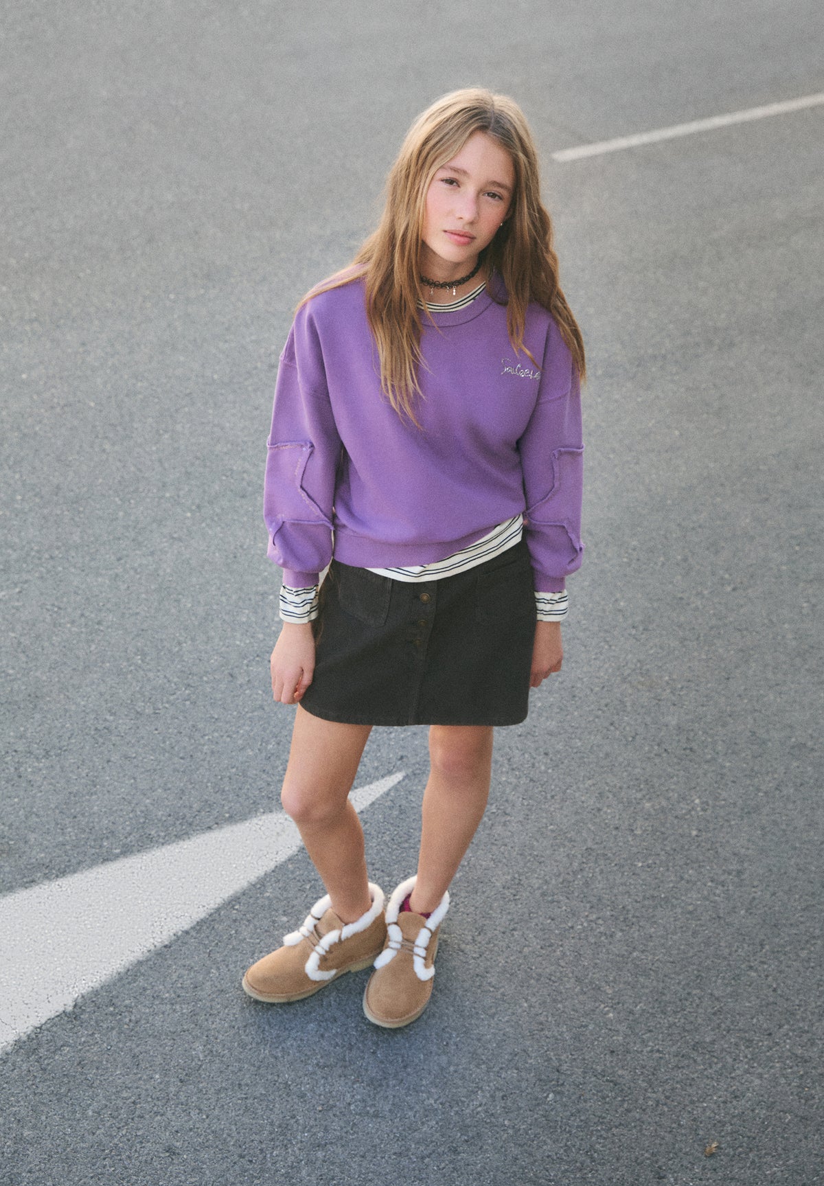 SWEATSHIRT WITH DETAIL ON THE SLEEVE