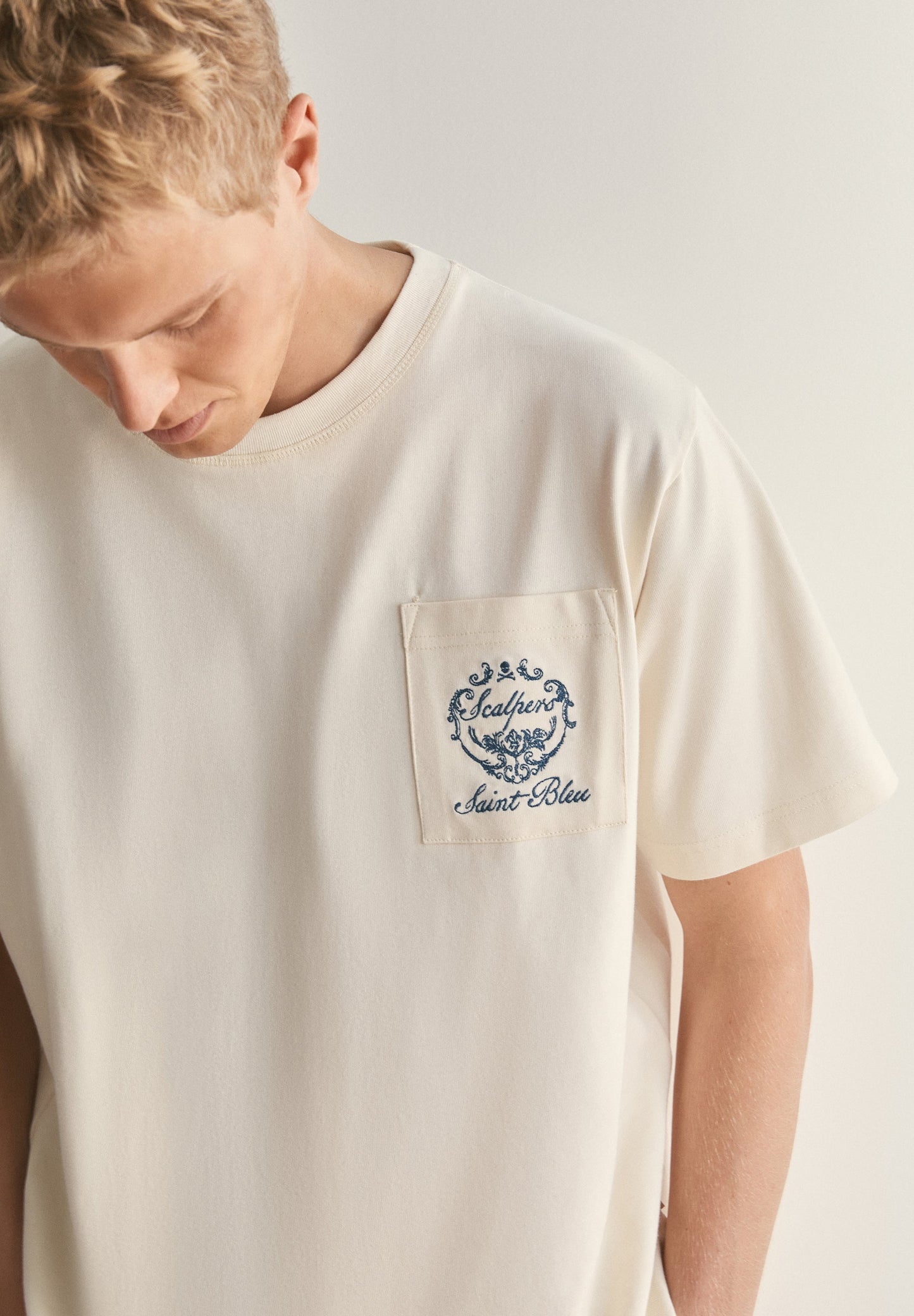 BOXY FIT EMBROIDERED T-SHIRT